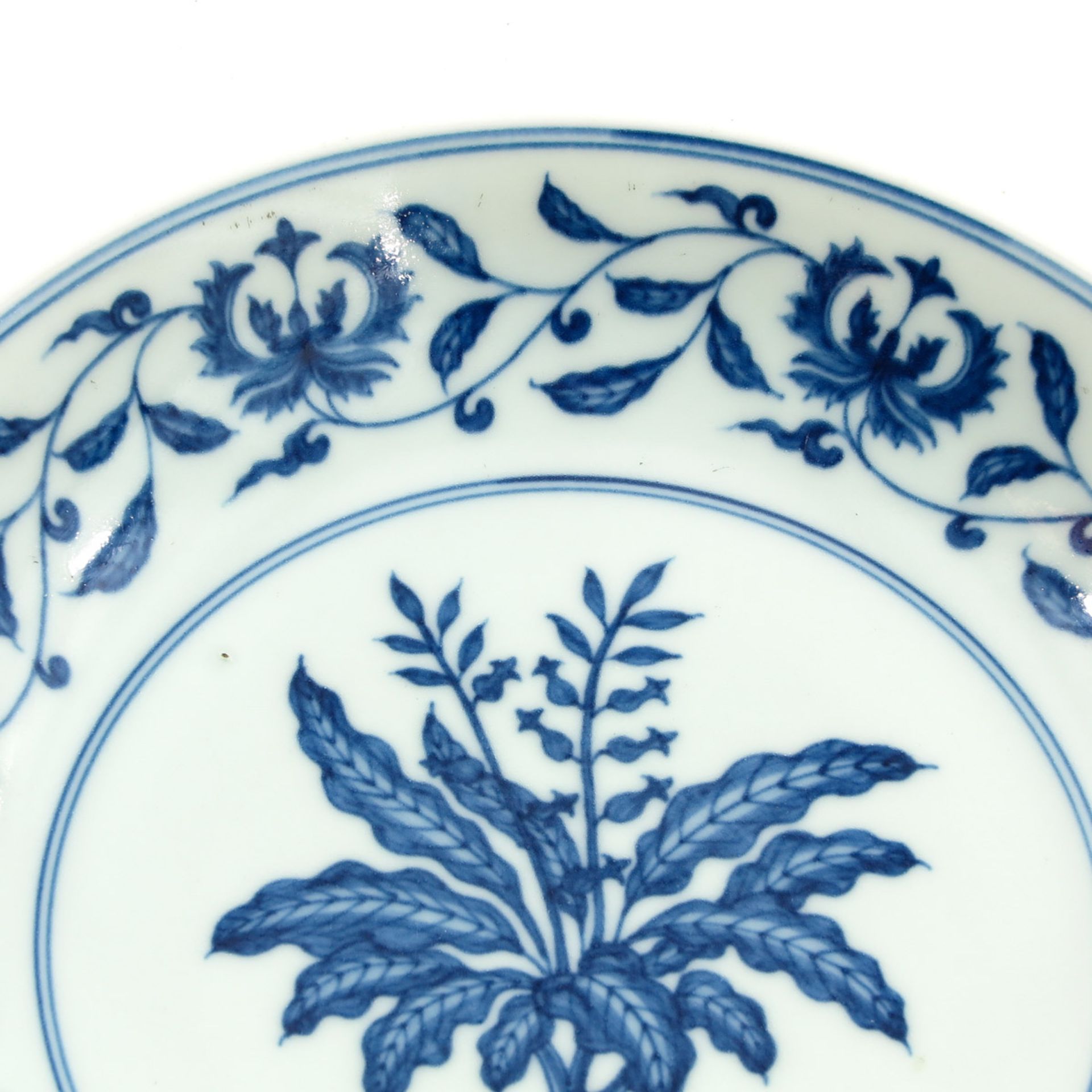 A Blue and White Dish - Image 3 of 8