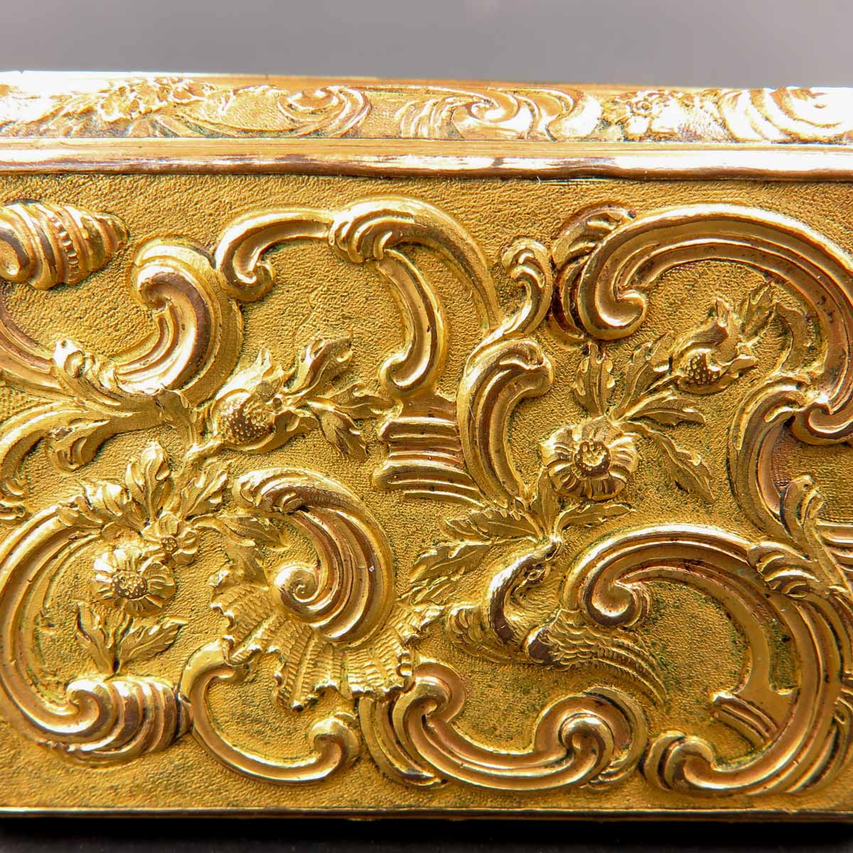 An 18th Century Gilt Snuff Box - Image 9 of 10