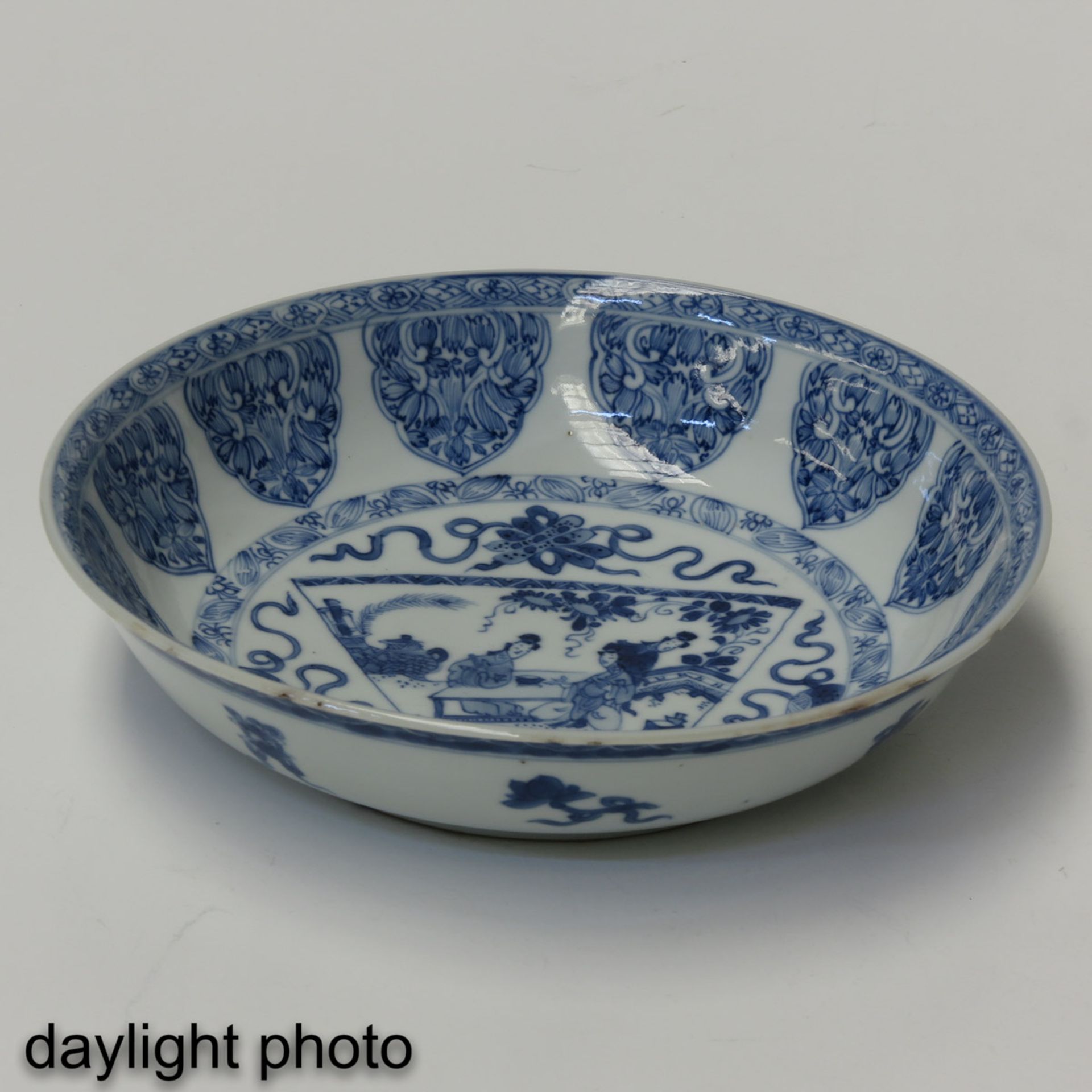 A Blue and White Bowl - Bild 3 aus 7