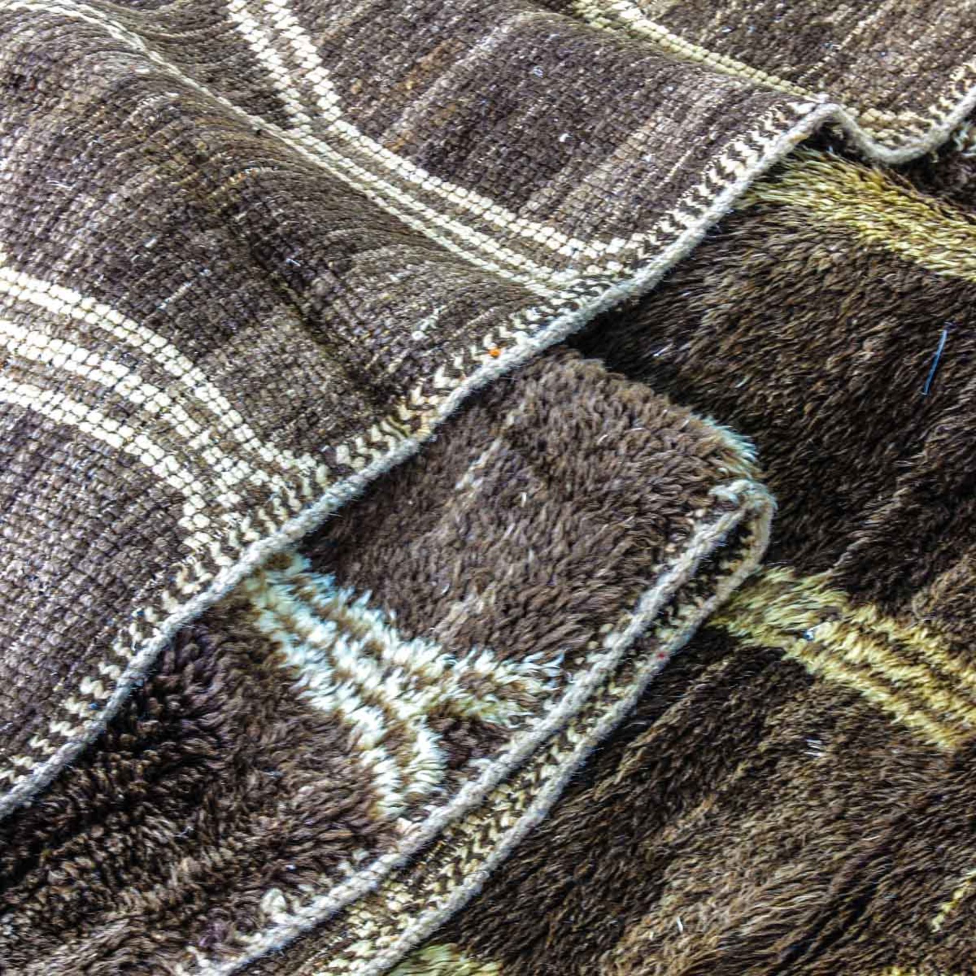 A Very Large Wool Carpet - Bild 5 aus 7