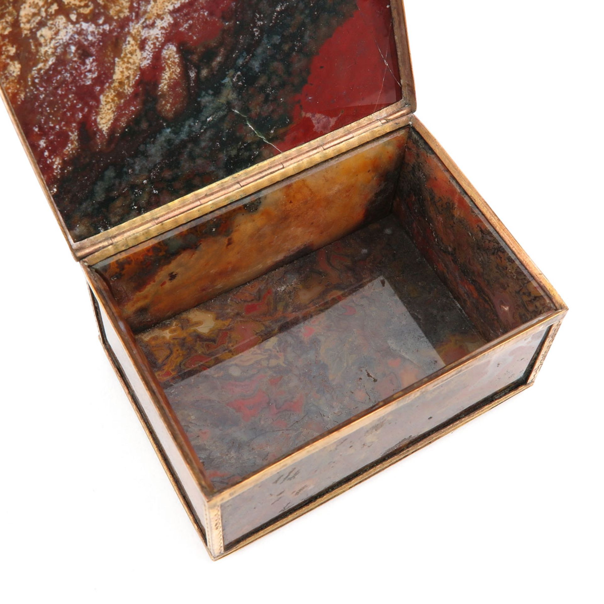 A 19th Century Snuff Box - Image 8 of 9