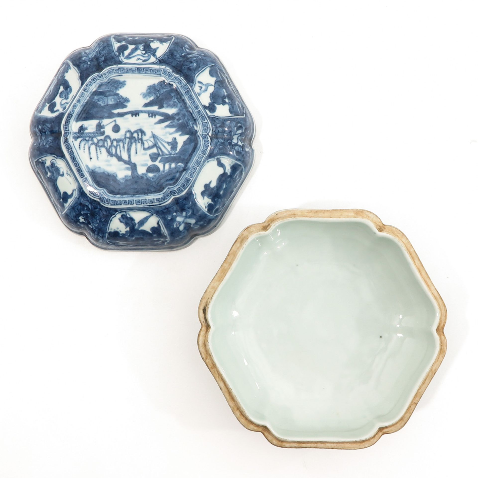 A Blue and White Dish with Cover - Image 5 of 10