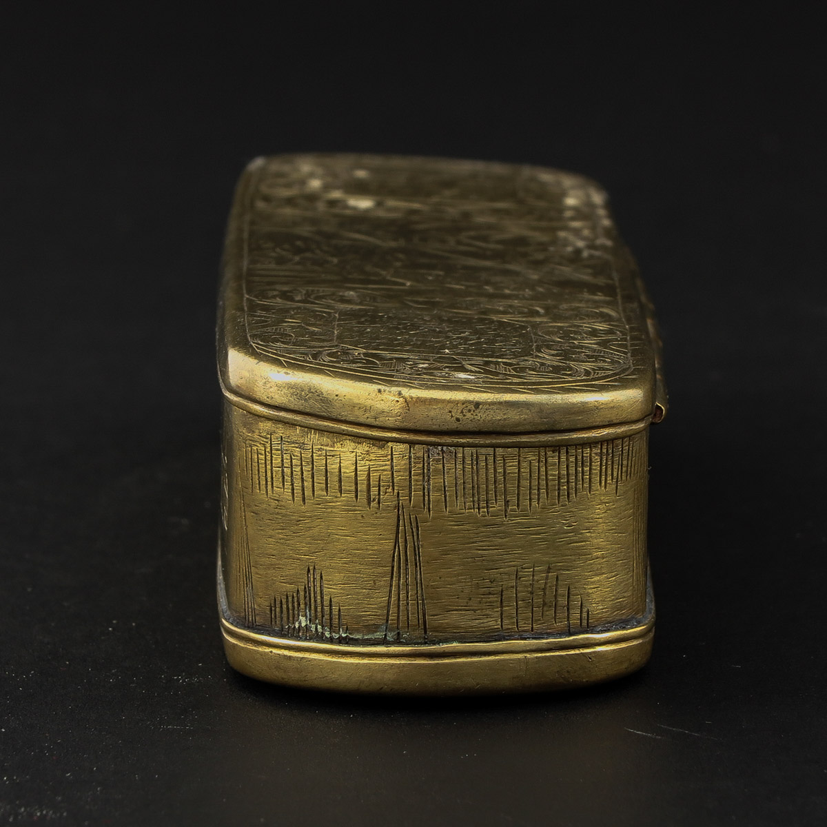 An 18th Century Brass Tobacco Box - Image 2 of 7