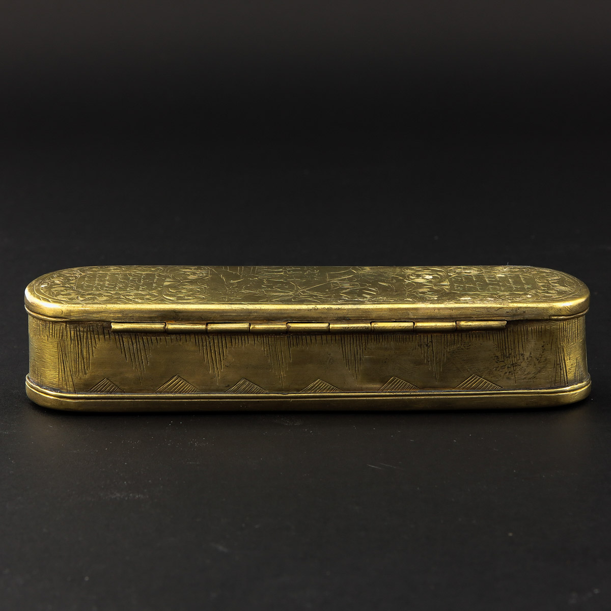 An 18th Century Brass Tobacco Box - Image 3 of 7