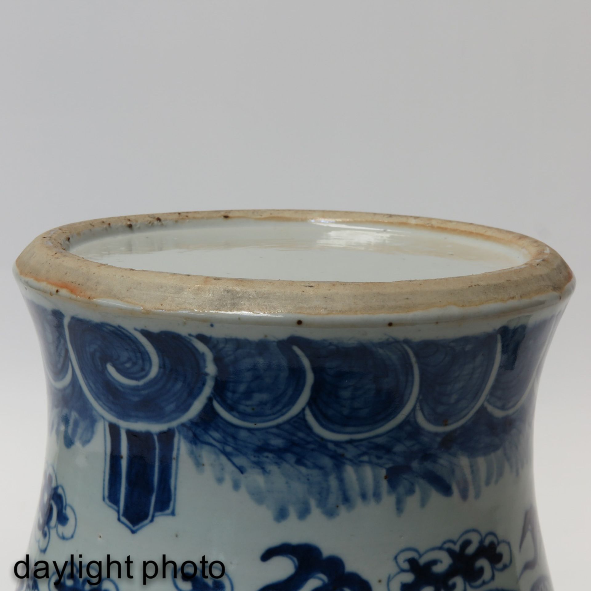A Blue and White Jar with Cover - Bild 8 aus 10