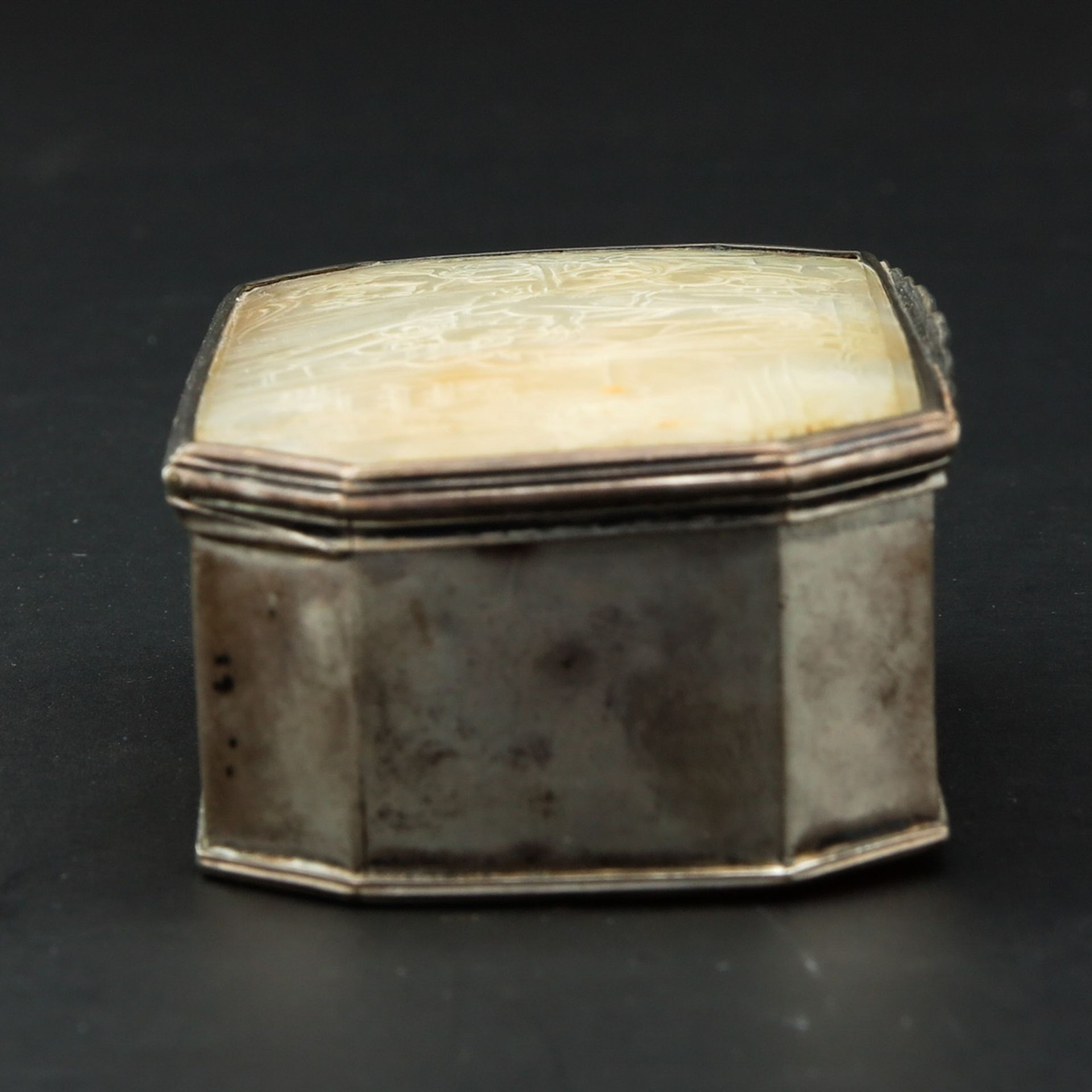 An 18th Century Silver Snuff Box - Bild 4 aus 9