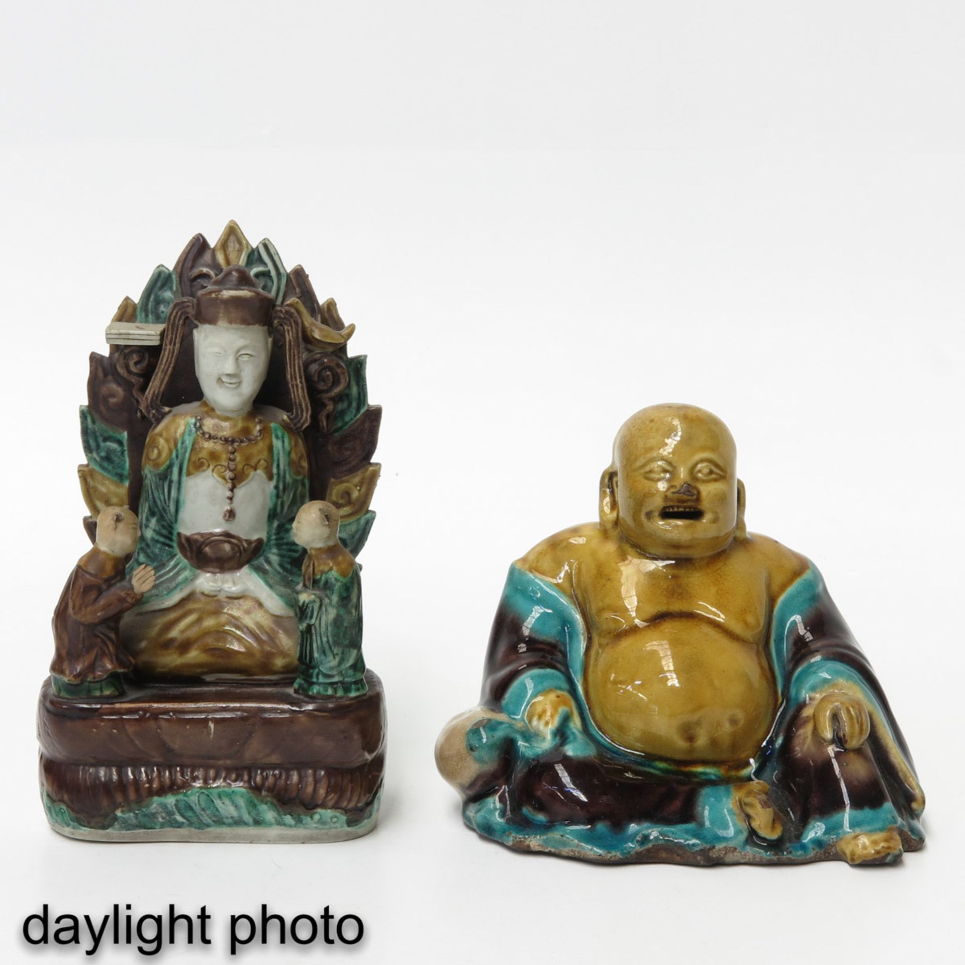 A Lot of 2 Buddha Sculptures - Bild 7 aus 10