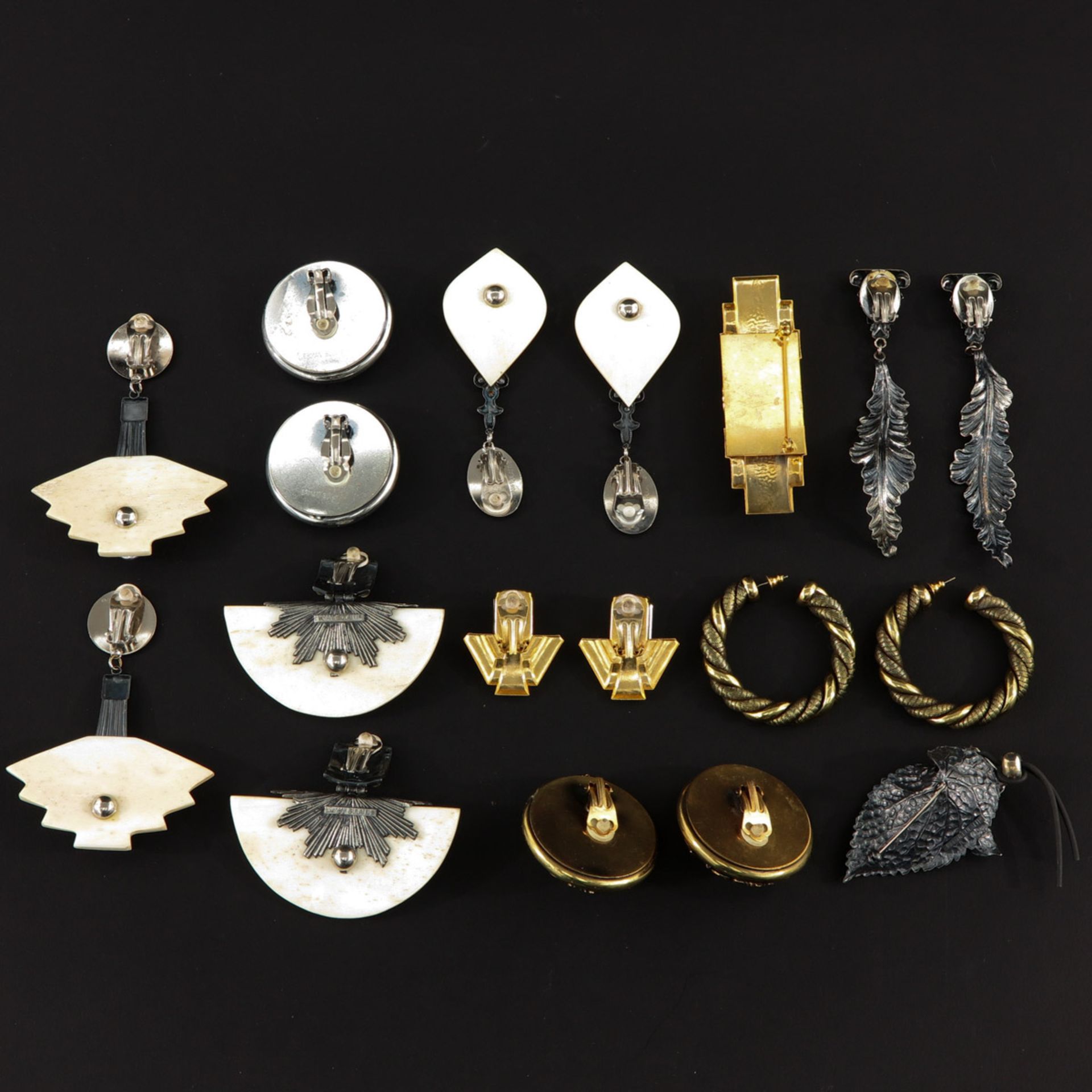 A Collection of Vintage Designer Jewelry - Bild 2 aus 2