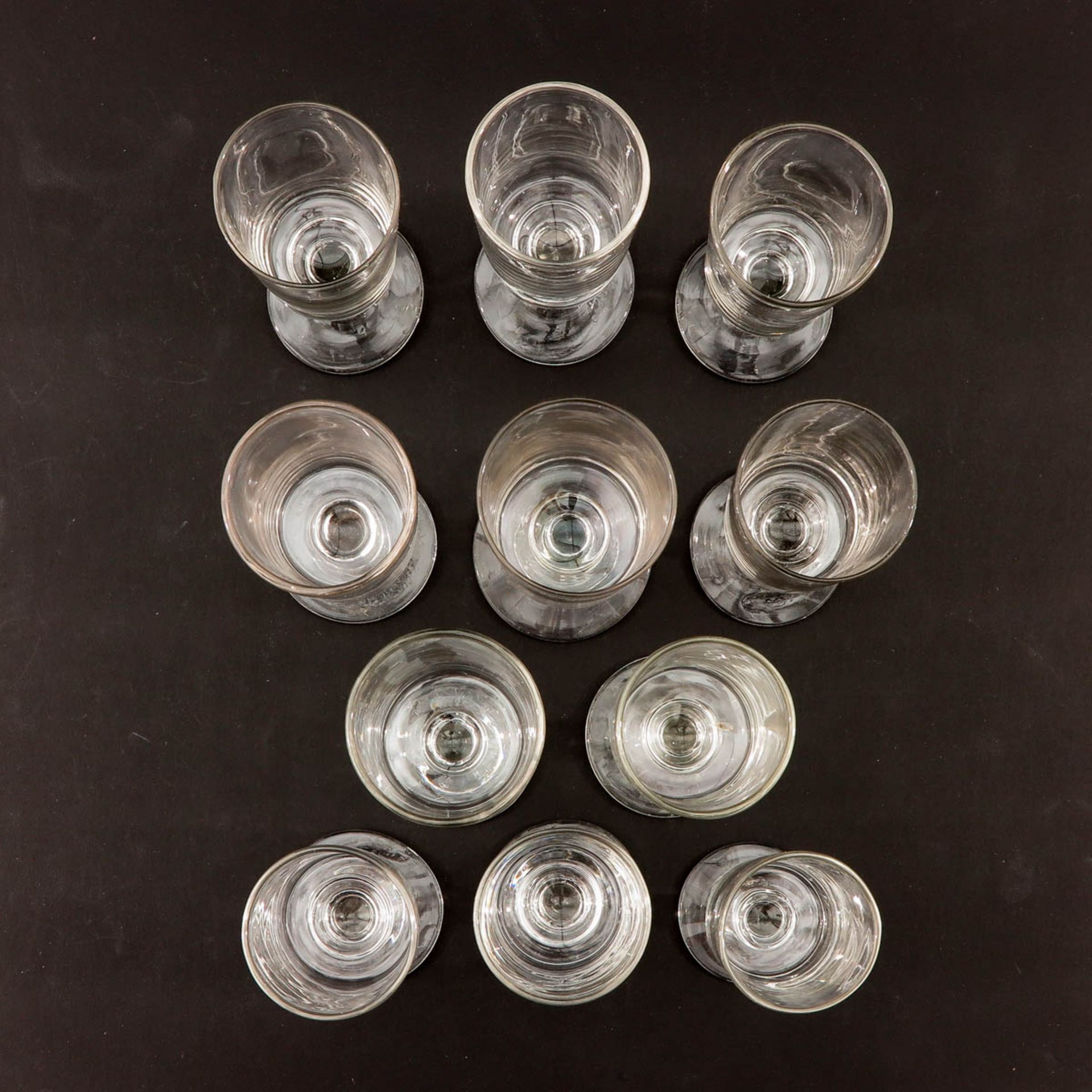 A Collection of 12 19th Century Wine Glasses - Bild 5 aus 6