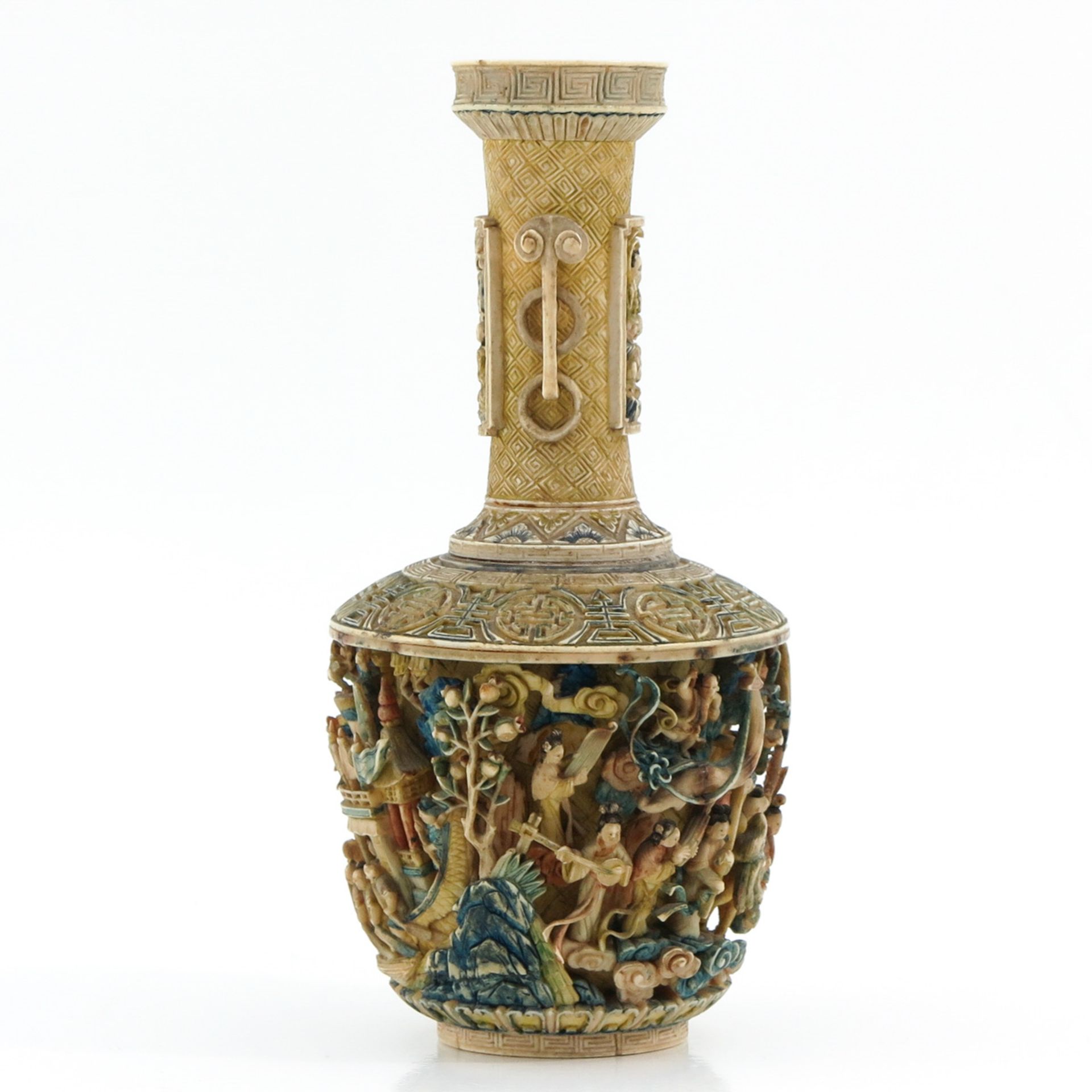 A Carved Vase - Bild 2 aus 10