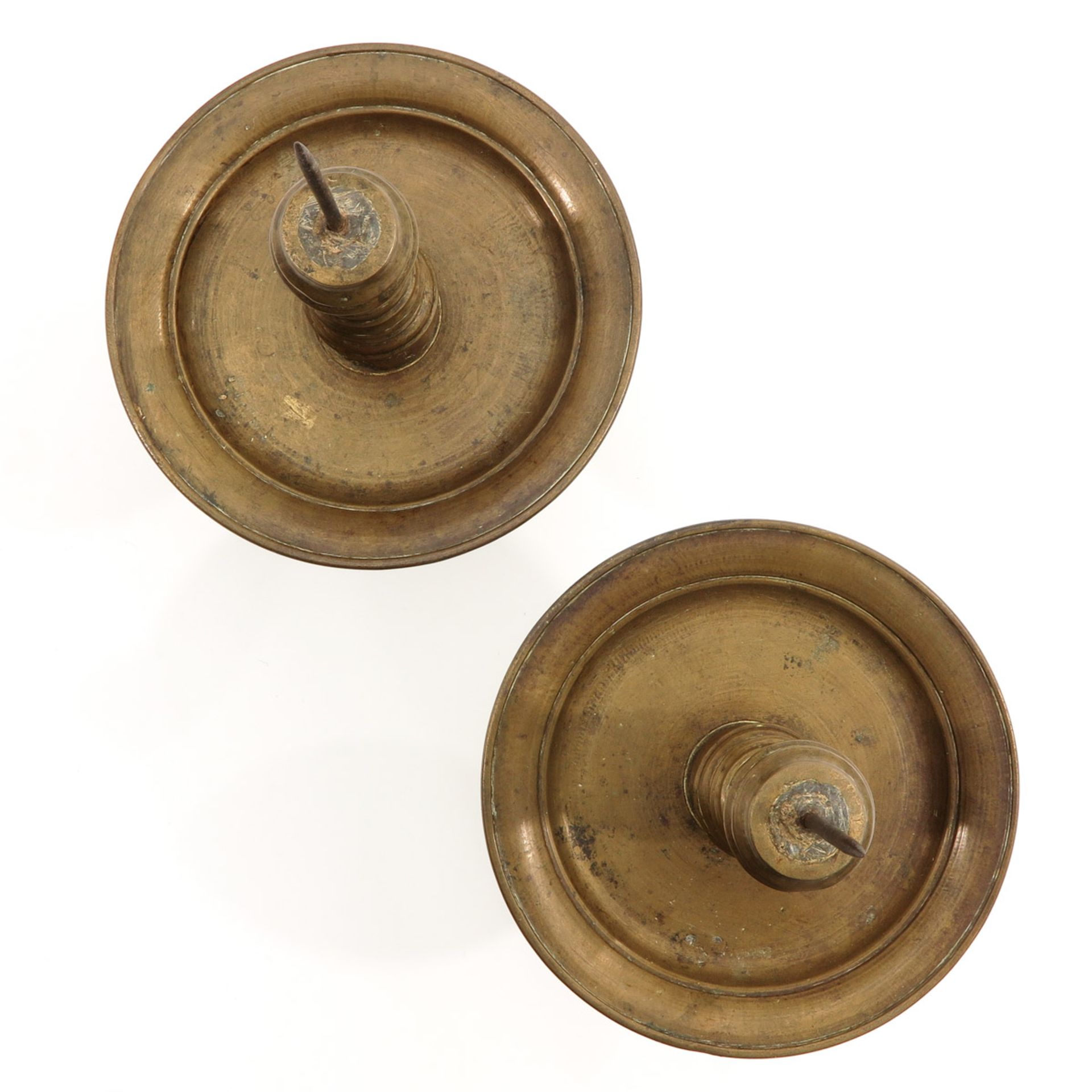 A Pair of Antique Brass Candlesticks - Image 5 of 7