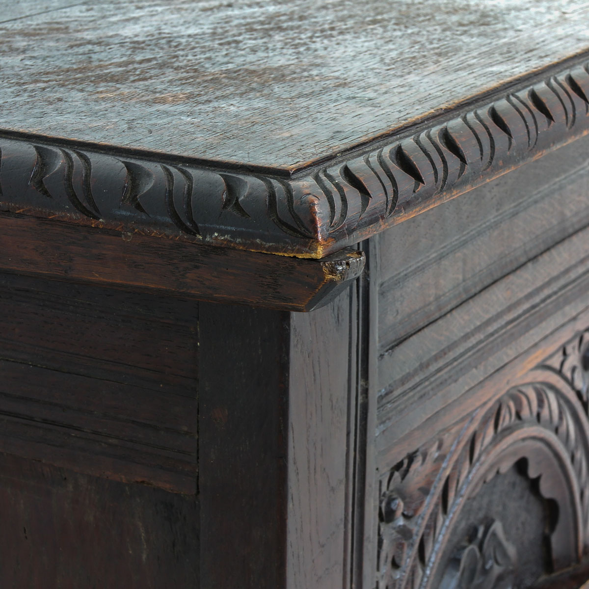 An 18th Century Oak Cabinet - Image 10 of 10