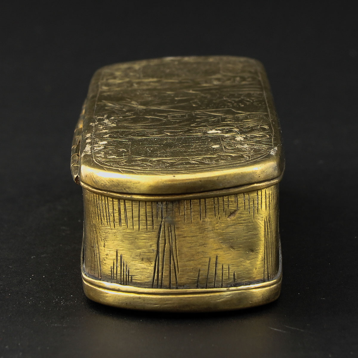 An 18th Century Brass Tobacco Box - Image 4 of 7