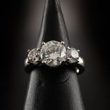 A Ladies 18KG 3 Stone Diamond Ring