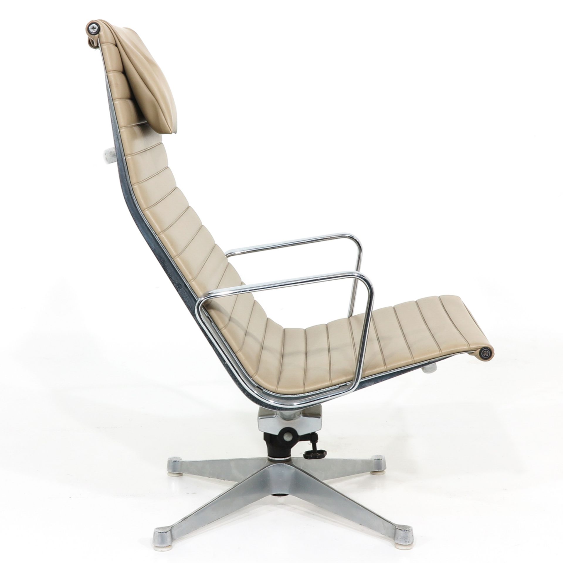 A Charles and Ray Eames Chair - Bild 4 aus 9