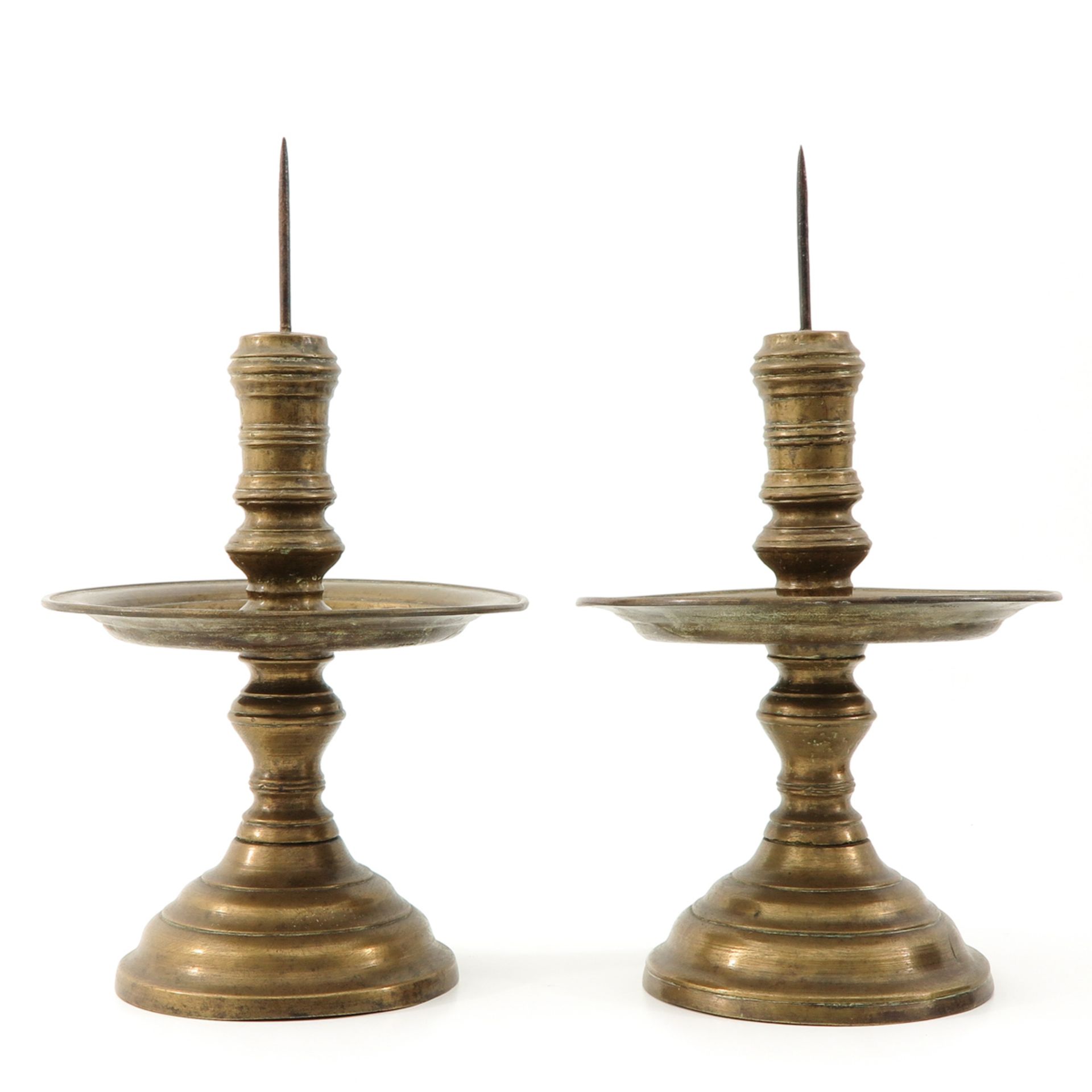 A Pair of Antique Brass Candlesticks - Bild 2 aus 7