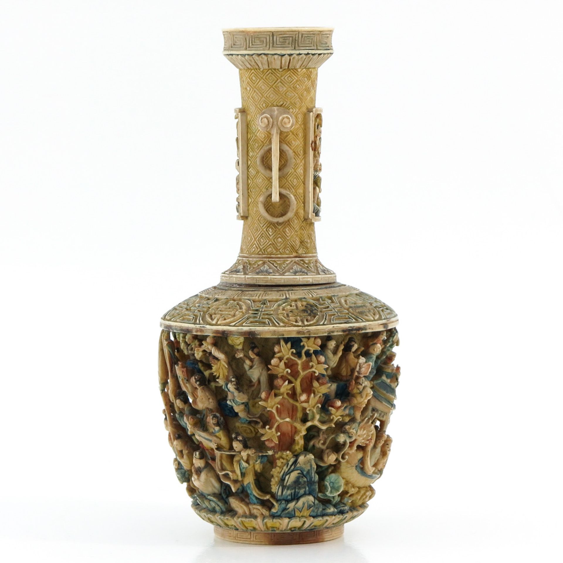 A Carved Vase - Bild 4 aus 10