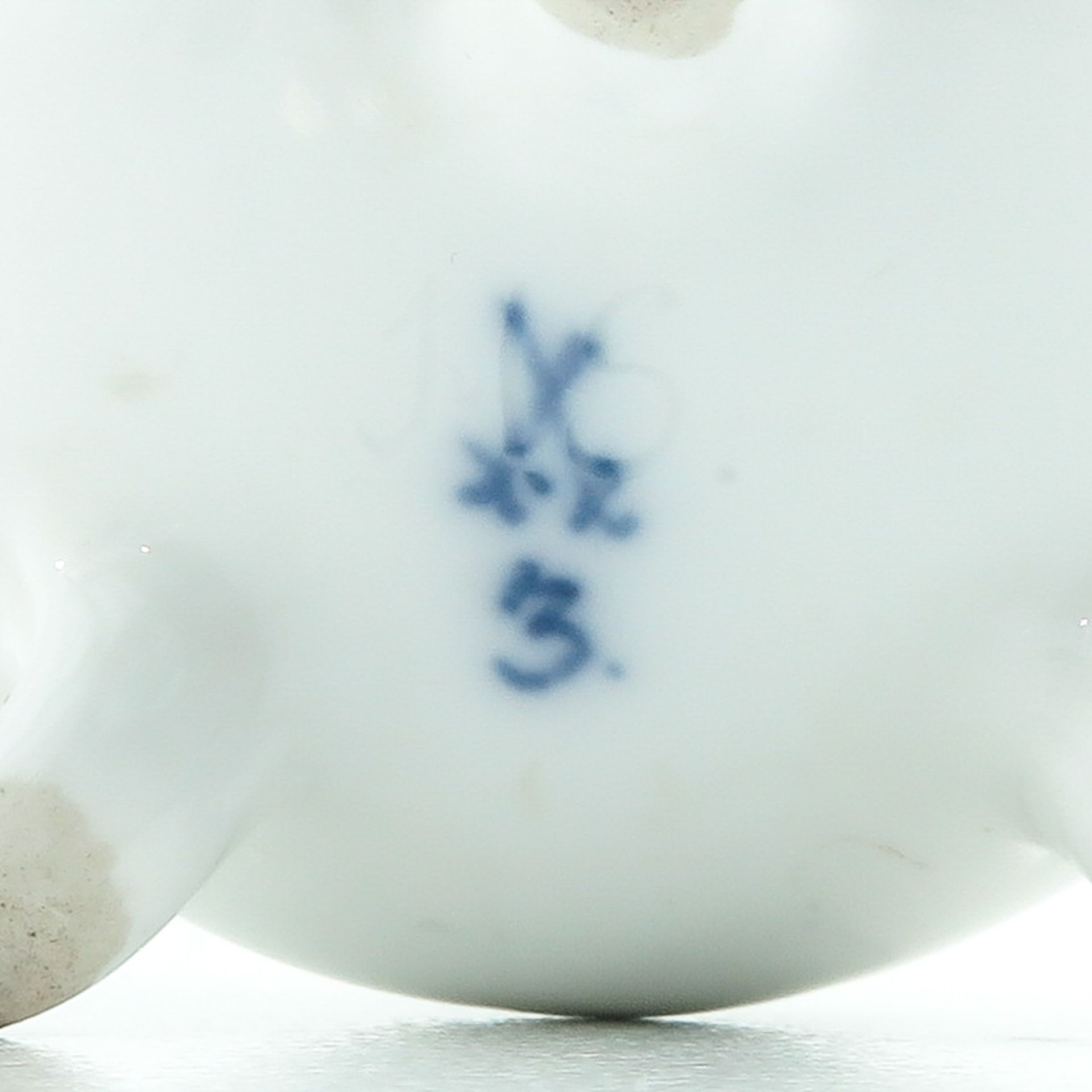 An 18th Century Meissen Pitcher - Bild 7 aus 8