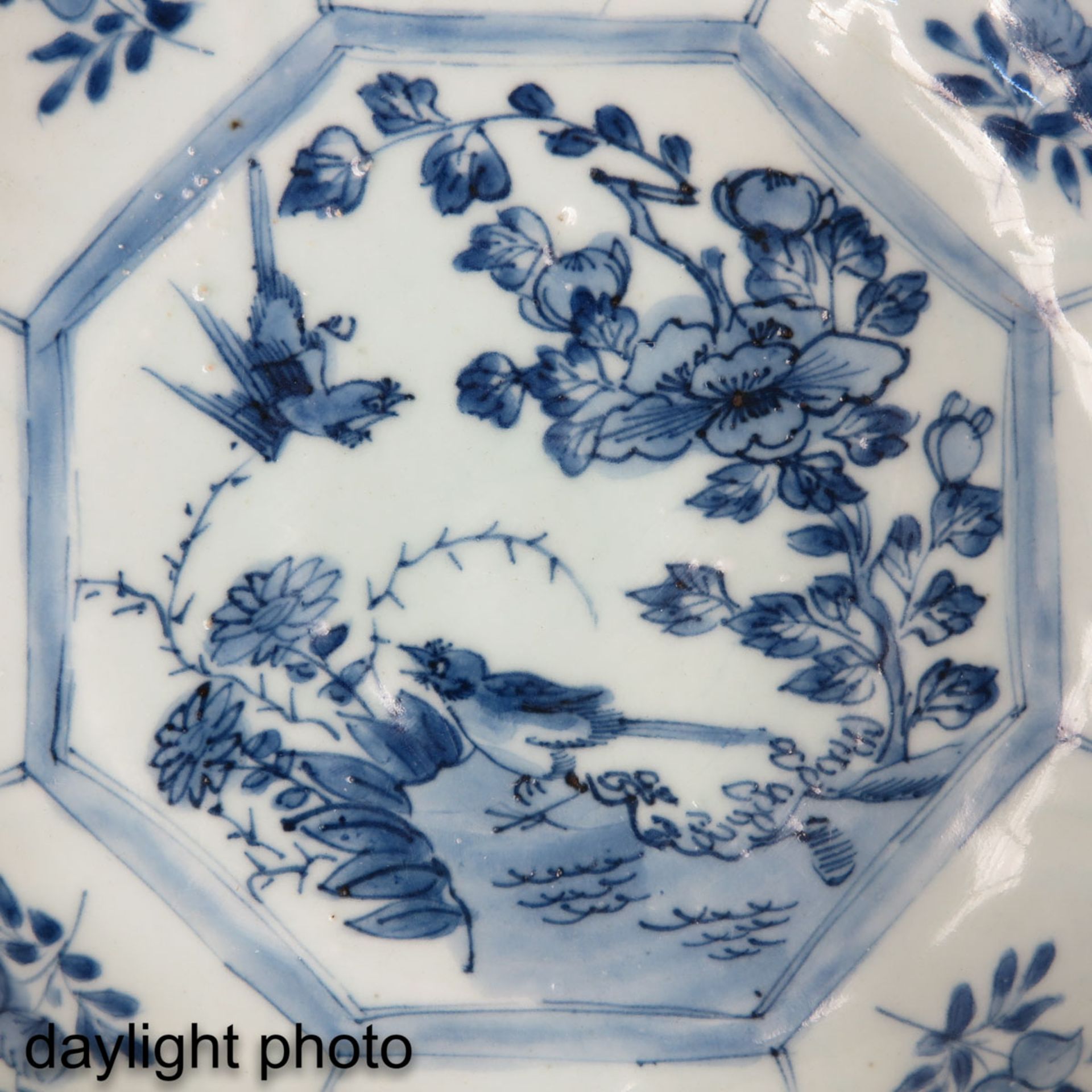A Blue and White Dish - Bild 5 aus 5
