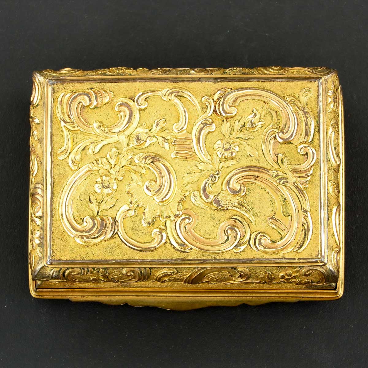 An 18th Century Gilt Snuff Box - Image 6 of 10
