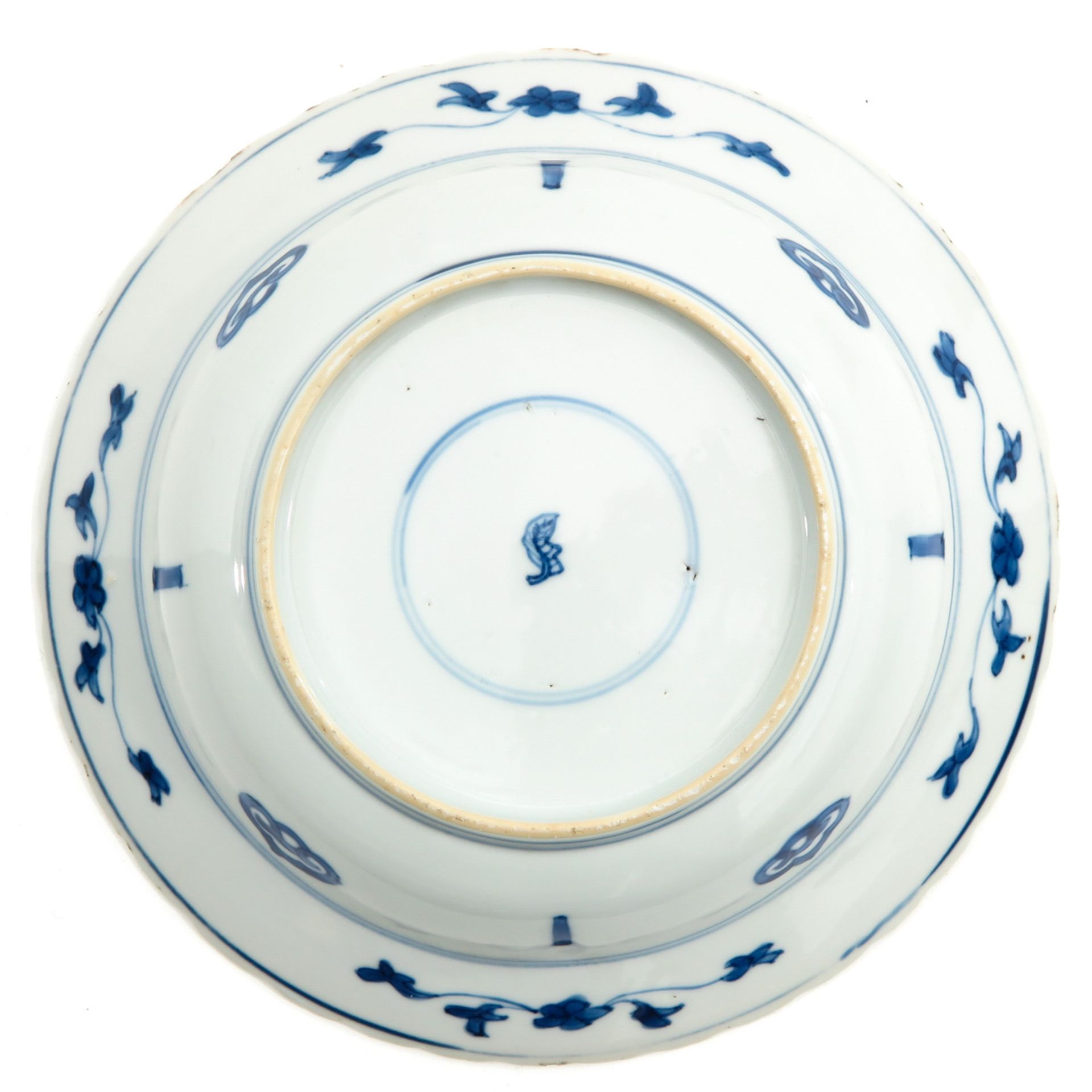 A Lot of 2 Blue and White Plates - Image 4 of 10