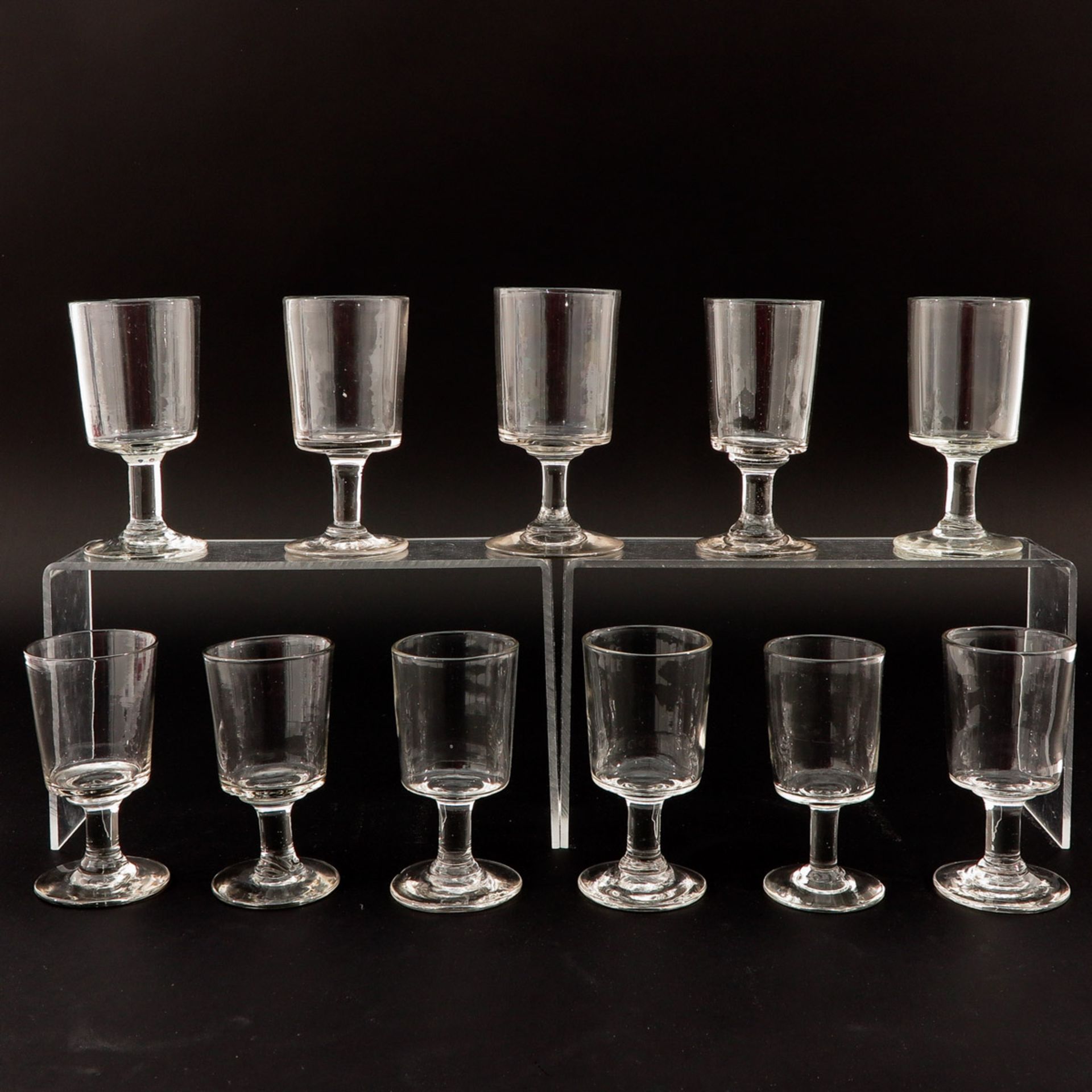 A Collection of 12 19th Century Wine Glasses - Bild 3 aus 6