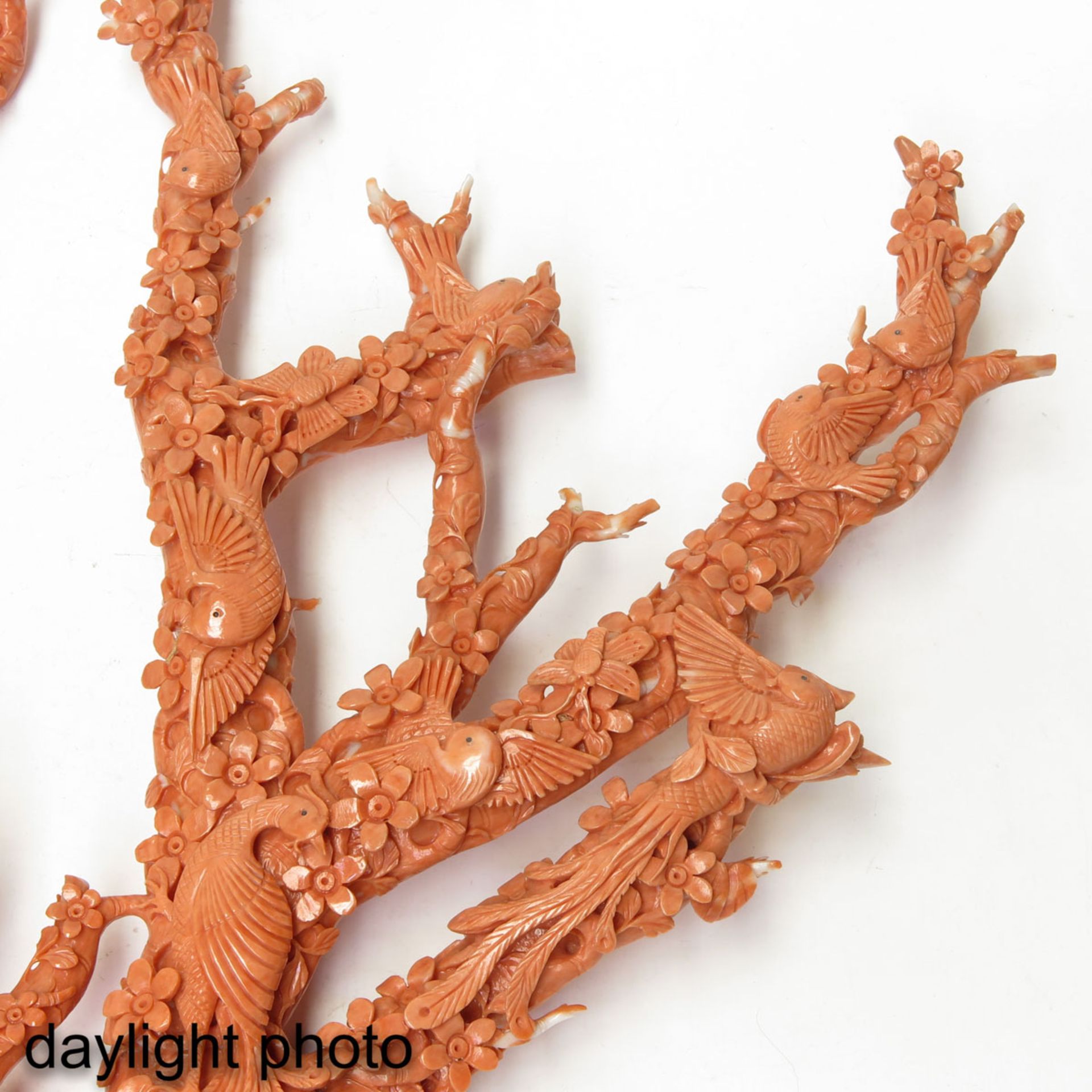 A Carved Red Coral Sculpture - Bild 10 aus 10