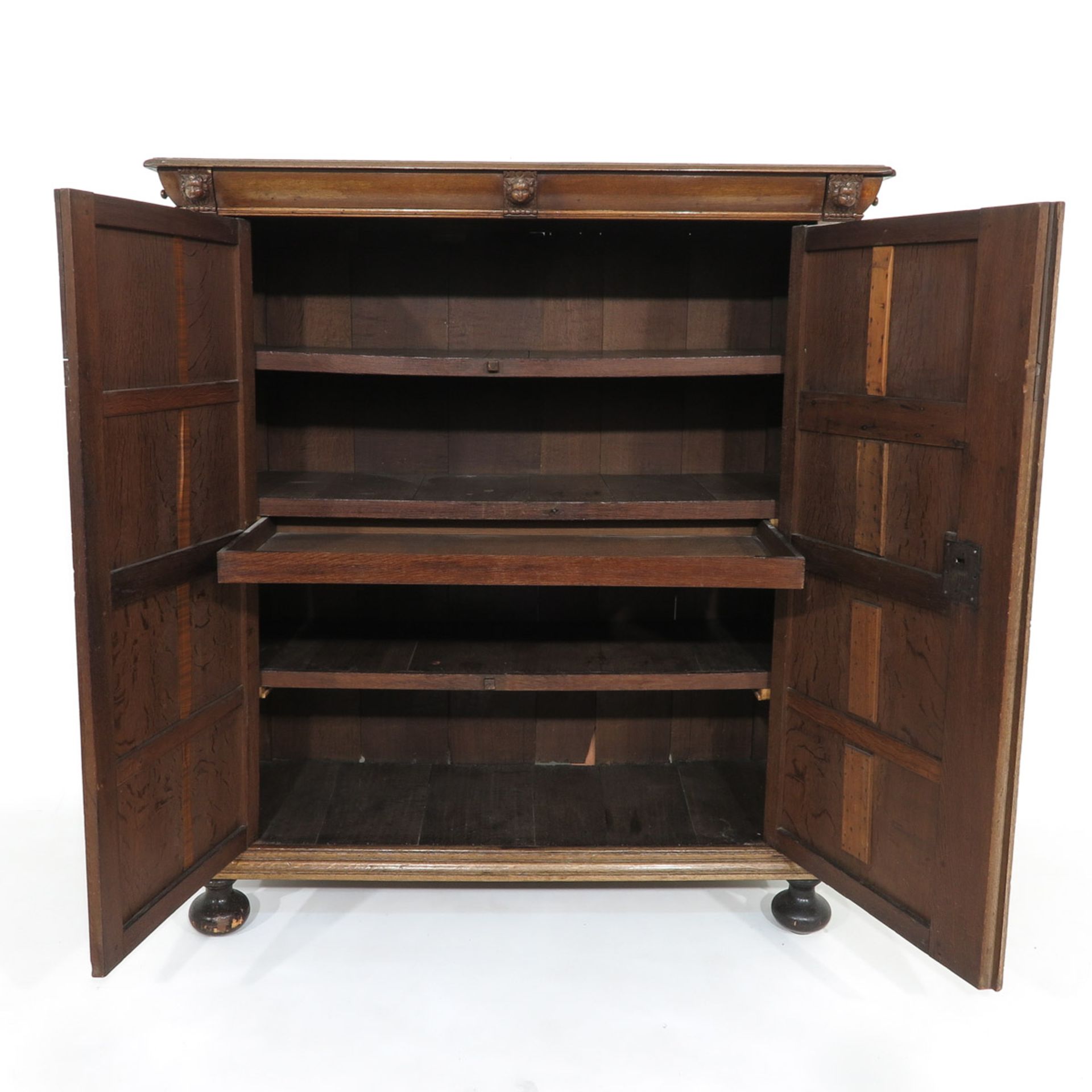 An 18th Century Oak Counter Cabinet - Bild 5 aus 10