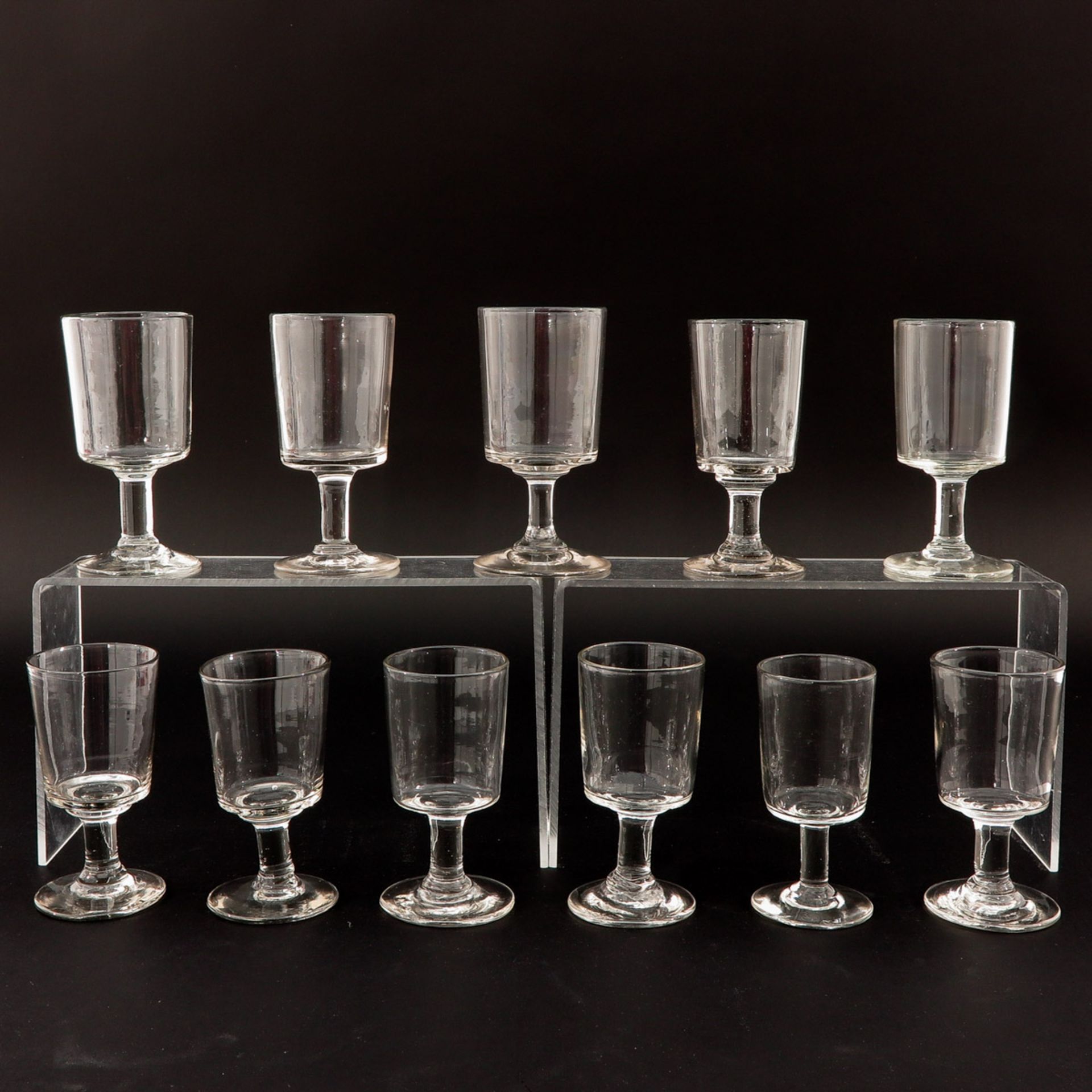 A Collection of 12 19th Century Wine Glasses - Bild 2 aus 6