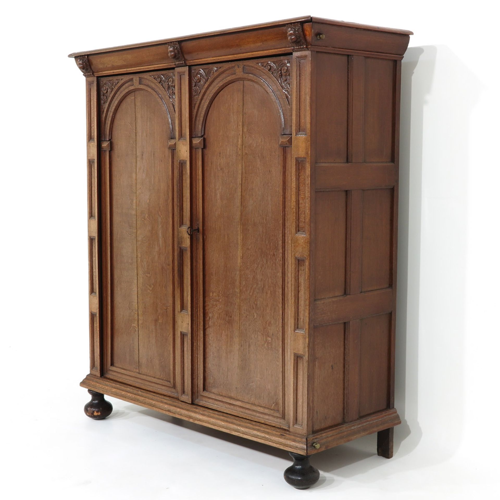 An 18th Century Oak Counter Cabinet - Bild 3 aus 10