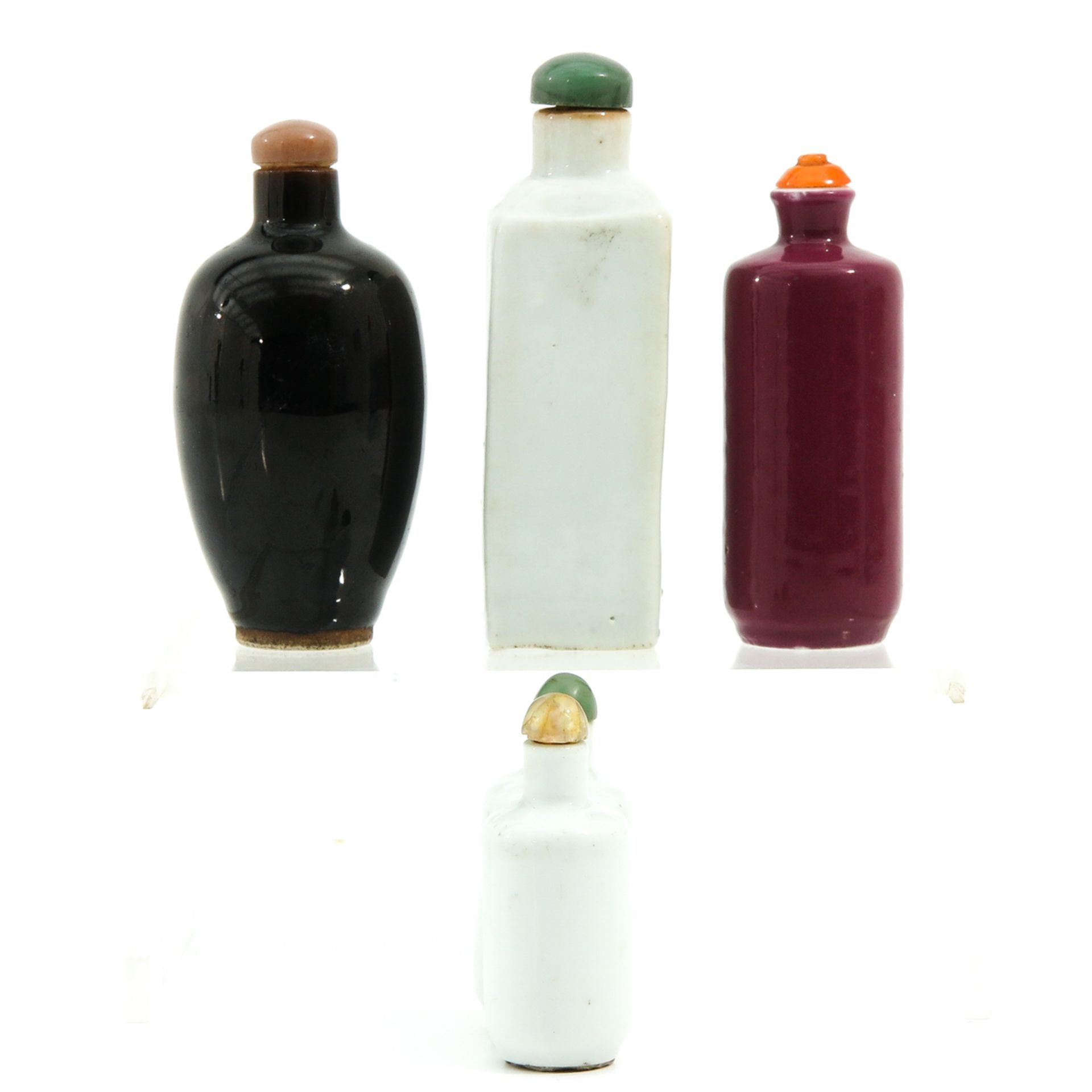 A Collection of 4 Snuff Bottles - Bild 2 aus 10