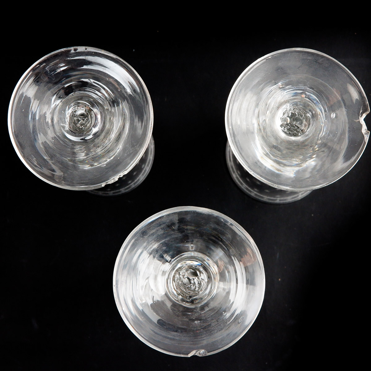 A Set of 3 19th Century Cut Crystal Wine Glasses - Image 6 of 8