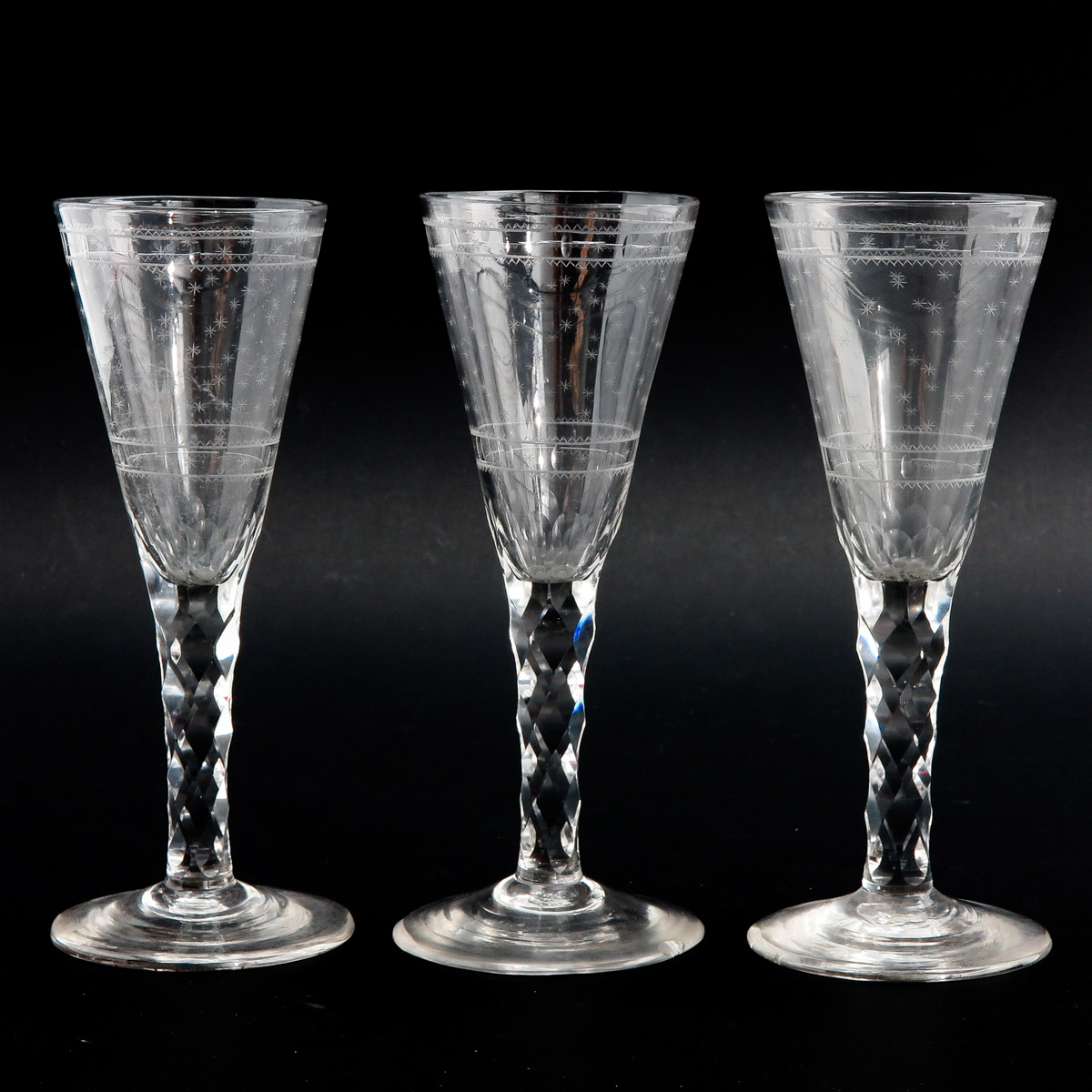 A Set of 3 19th Century Cut Crystal Wine Glasses - Image 3 of 8