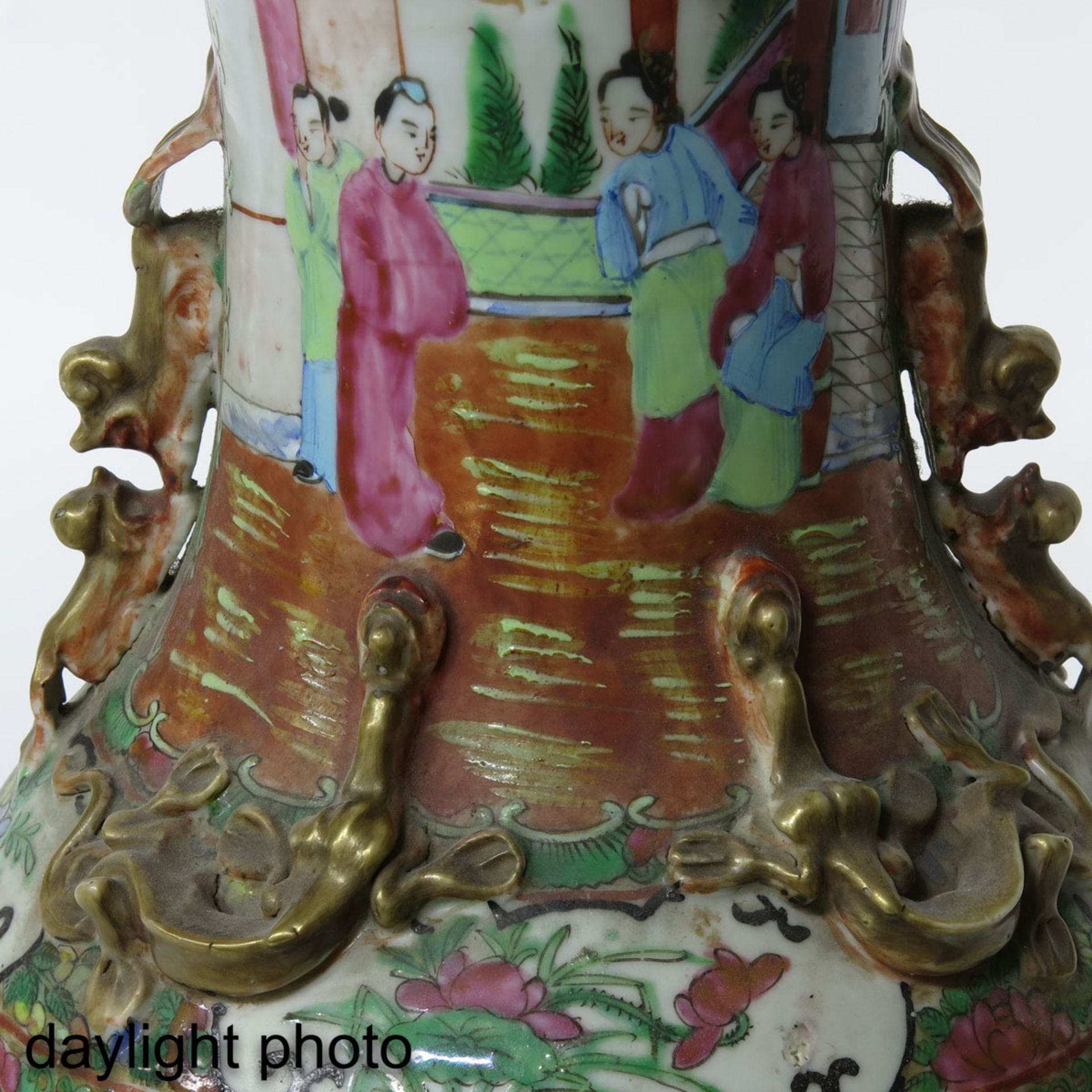 A Pair of Cantonese Vases - Bild 9 aus 9