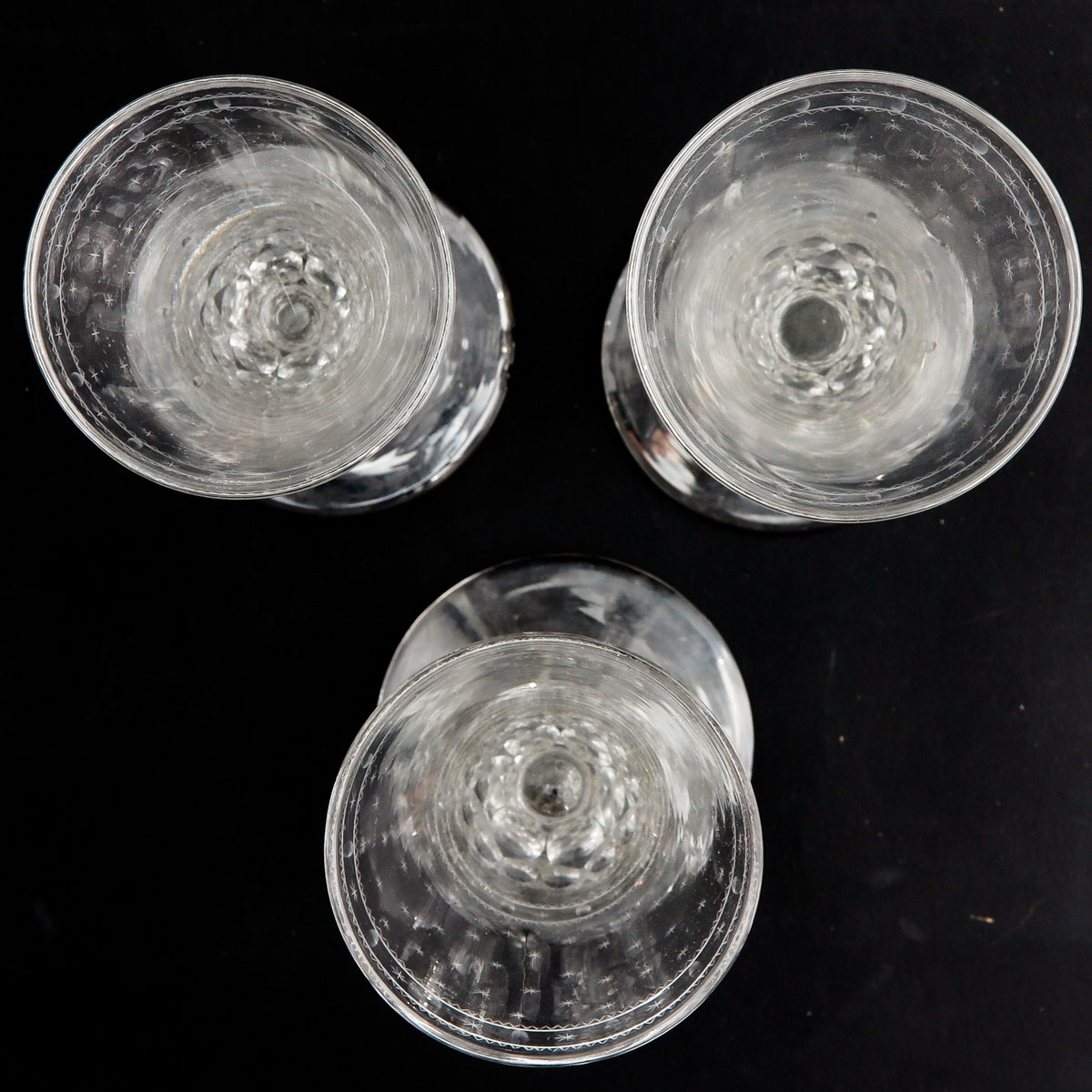 A Set of 3 19th Century Cut Crystal Wine Glasses - Image 5 of 8