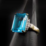 An 8KG Blue Stone Ring