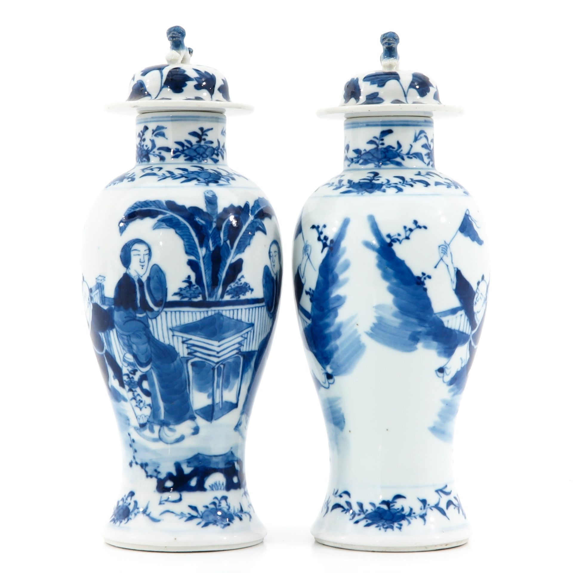 A Pair of Blue and White Vases - Image 4 of 9