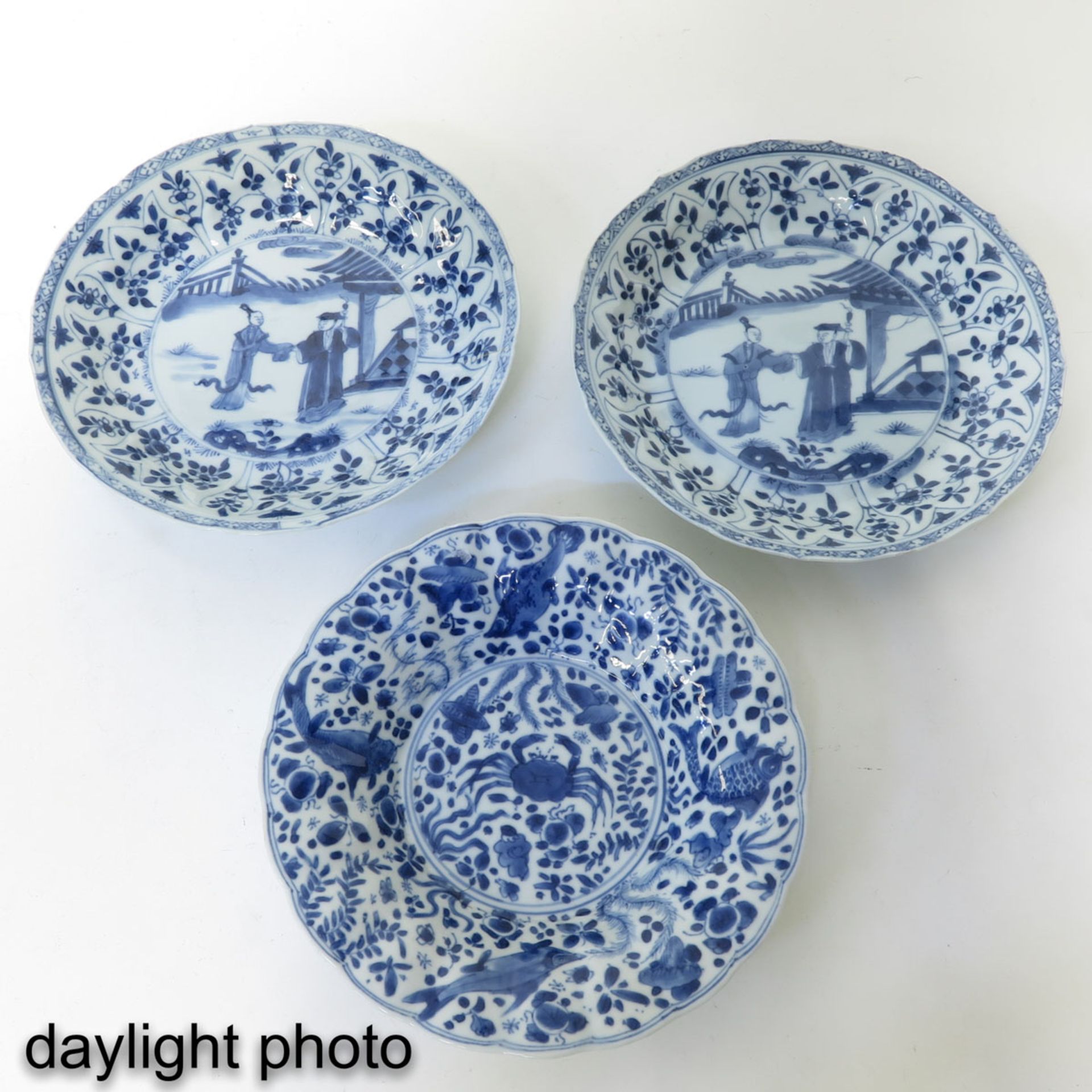 A Lot of 3 Blue and White Plates - Bild 3 aus 7