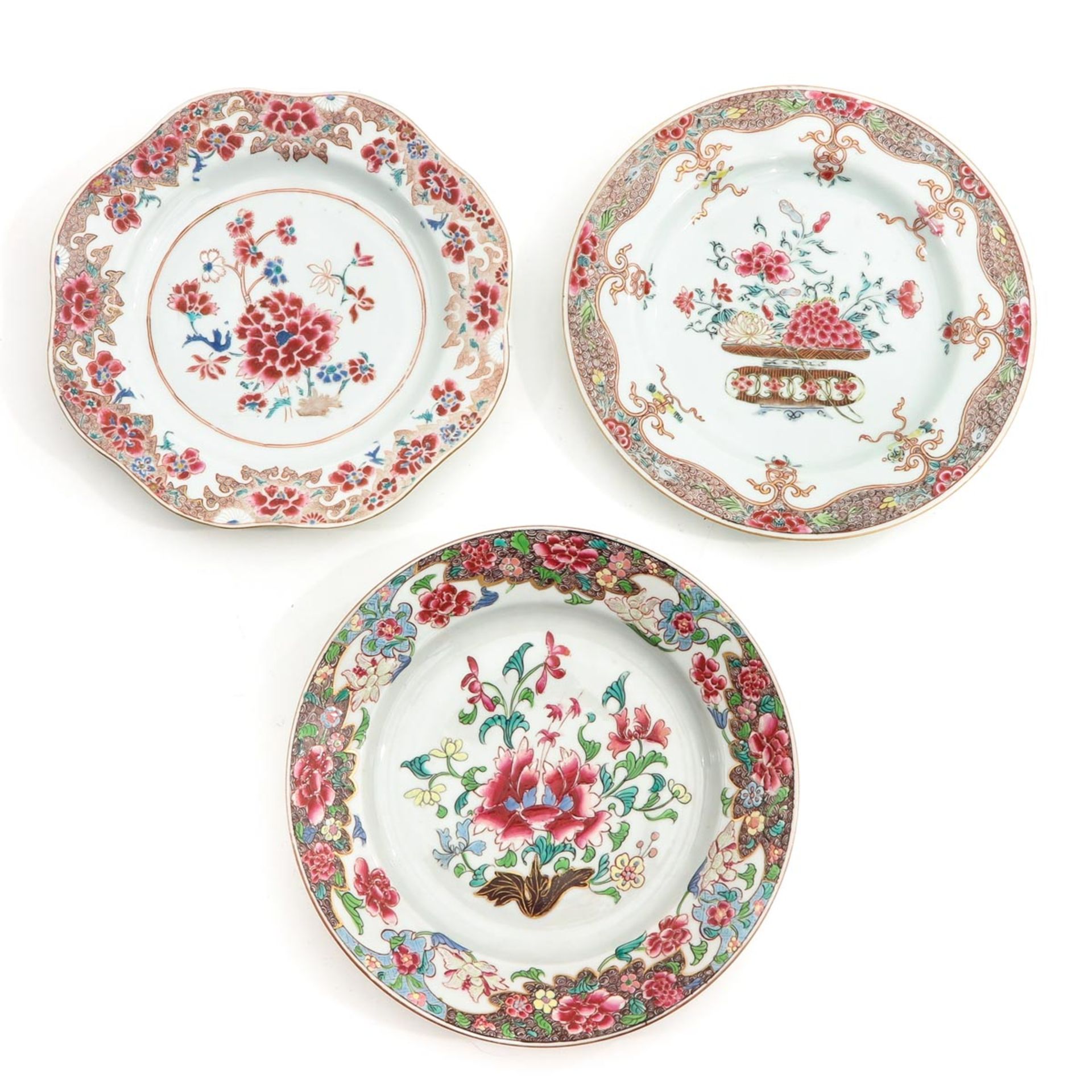 A Collection of 7 Famille Rose Plates - Bild 3 aus 10