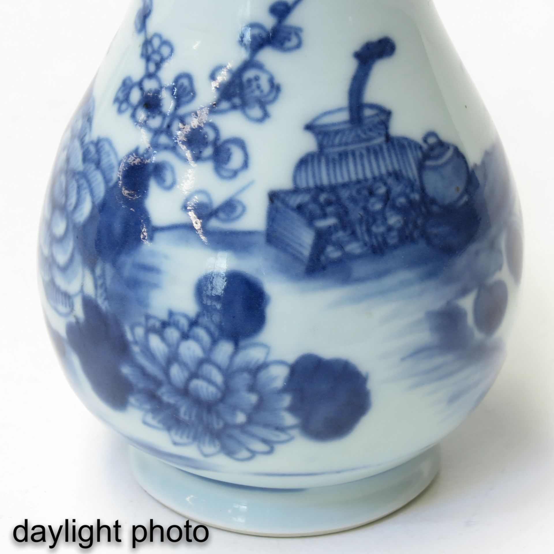 A Blue and White Creamer with Cover - Image 9 of 9