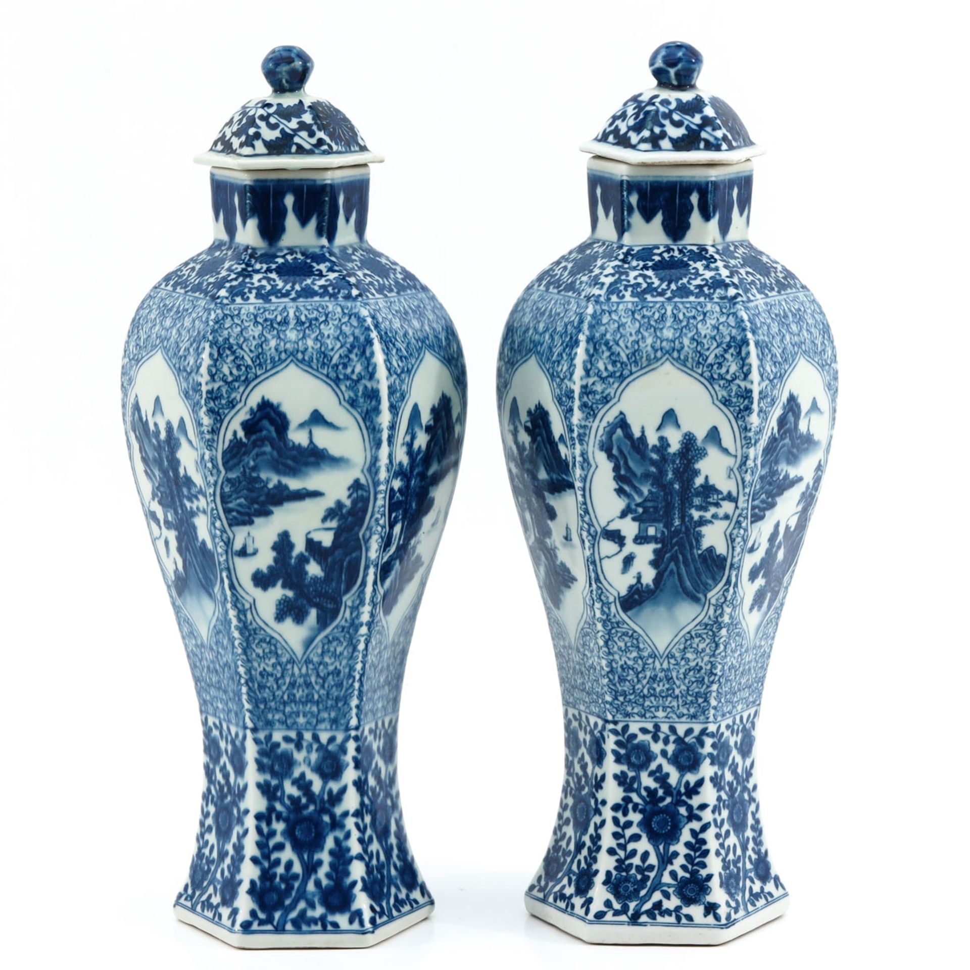 A Pair of Blue and White Vase with Covers