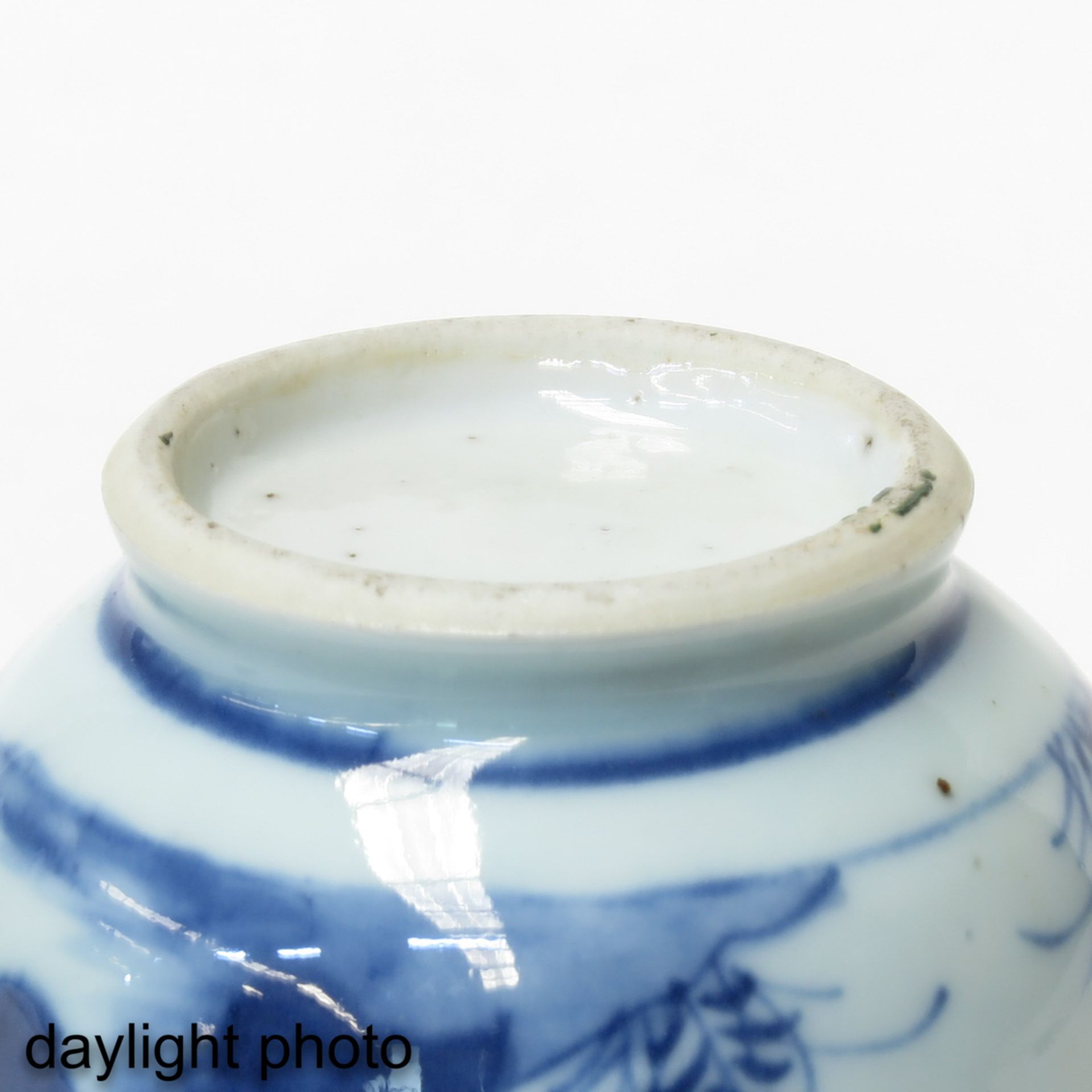 A Blue and White Creamer with Cover - Bild 8 aus 9