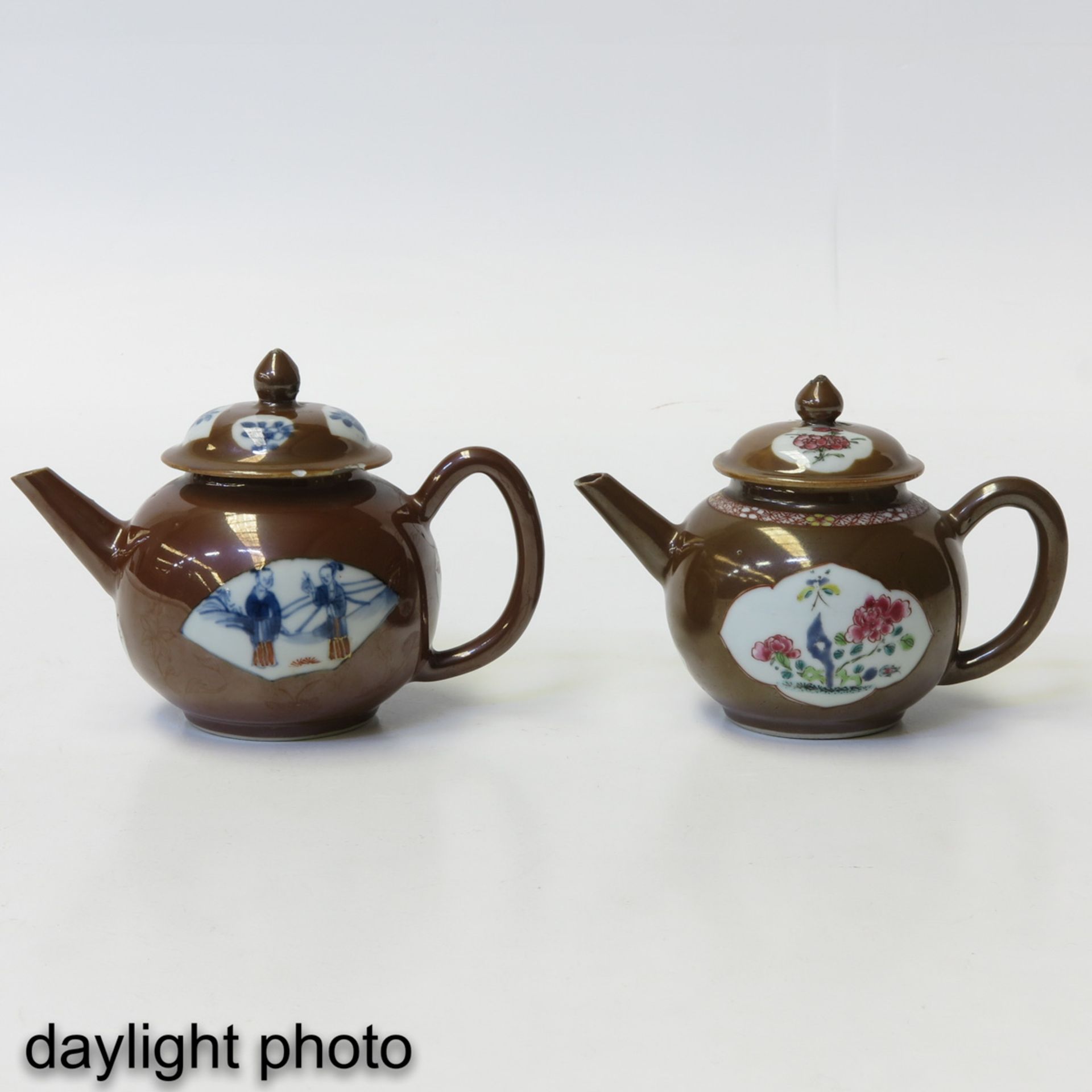 A Lot of 2 Batavianware Teapots - Bild 7 aus 9