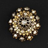 A 9KG Pearl and Diamond Brooch