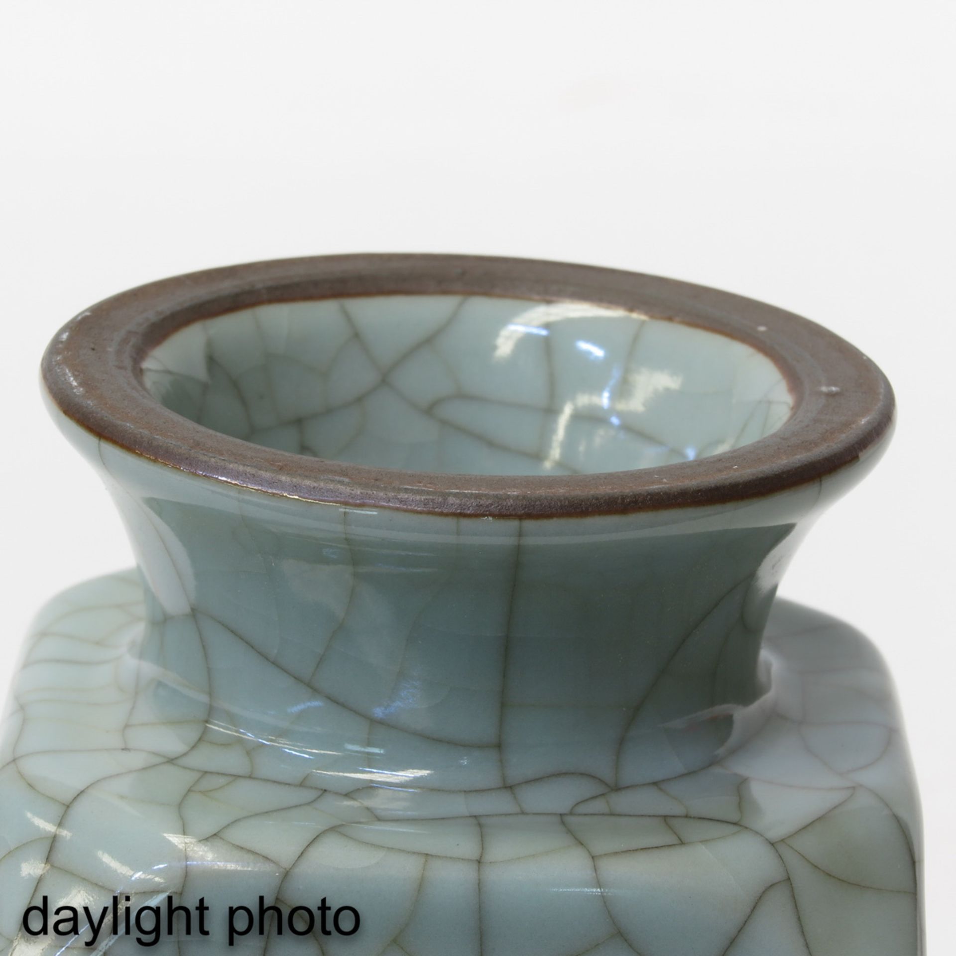 A Celadon Vase - Bild 8 aus 9