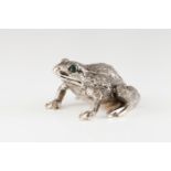 A frogPortuguese silver Moulded and engraved realistic sculpture of malachite eyes Rabbit hallm