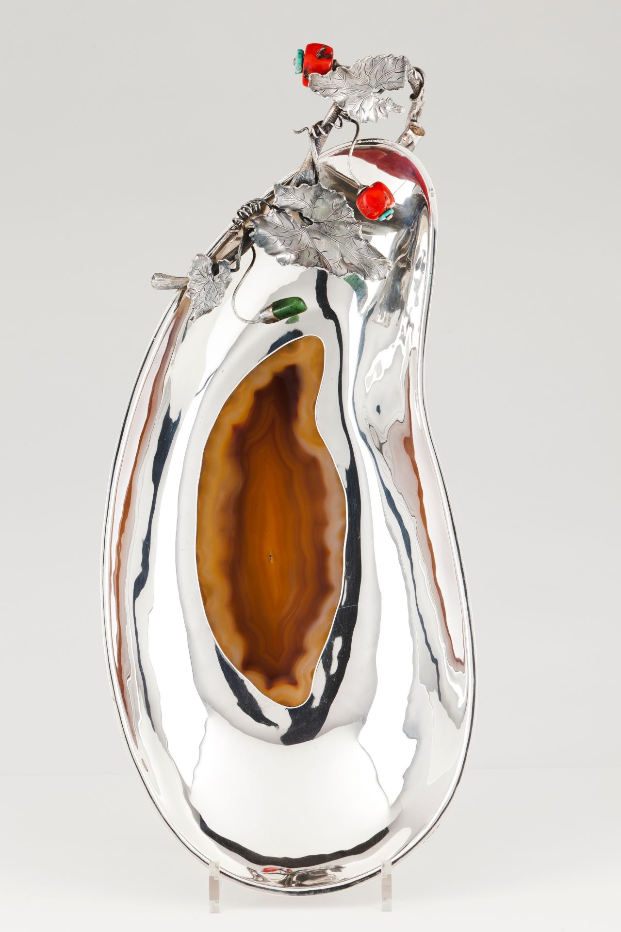 A large fruit bowlPortuguese silver Plain agate base Tree trunk shaped handle of applied chisell - Image 3 of 3