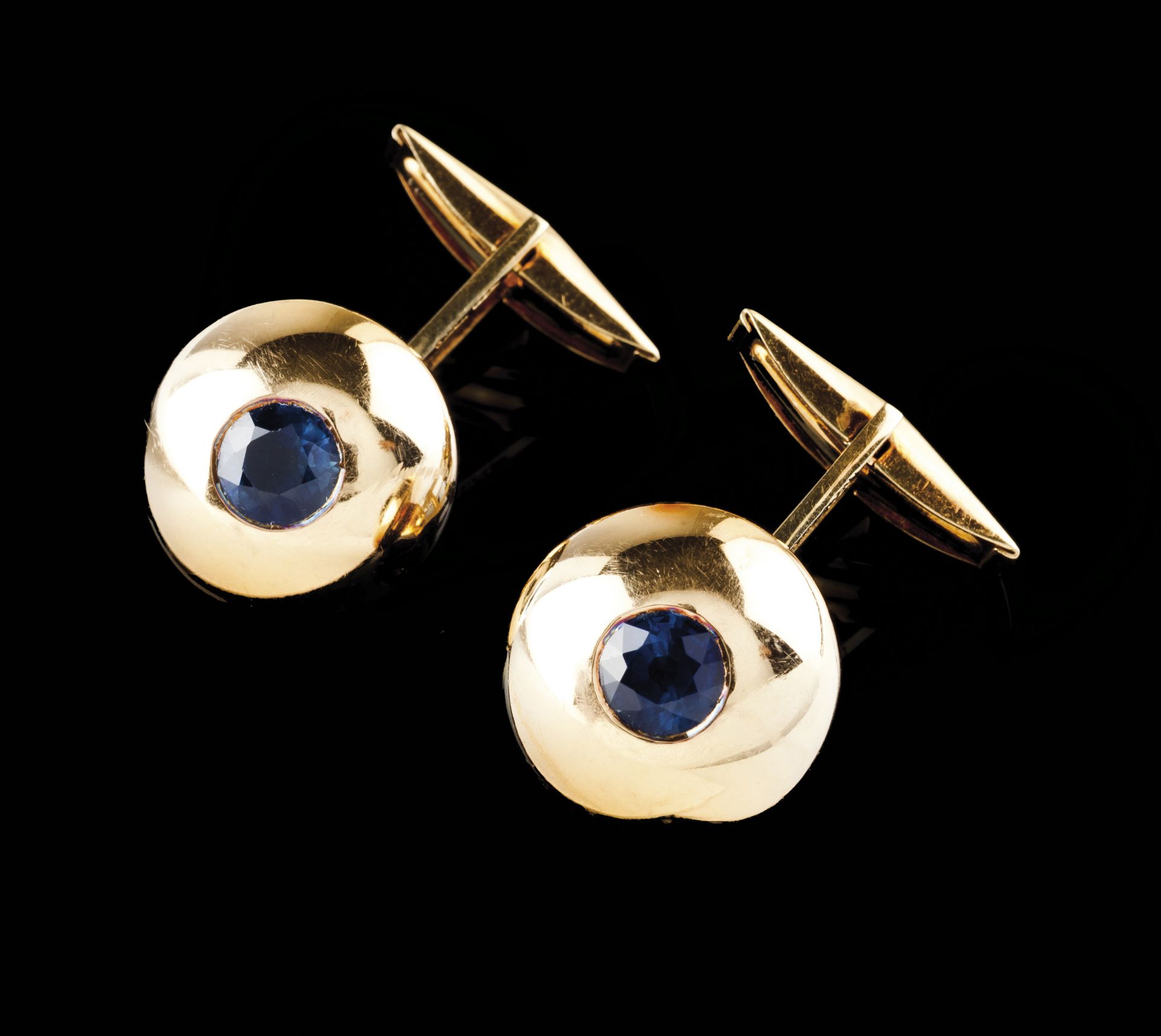 A pair of cufflinks