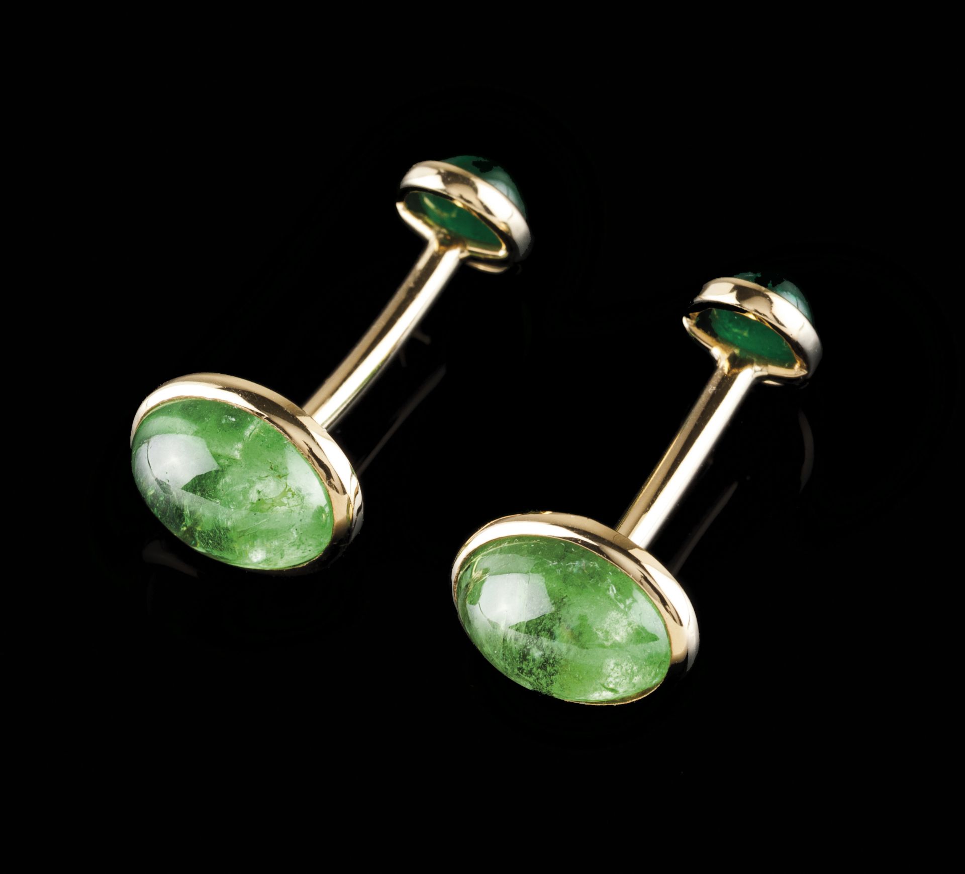 A pair of cufflinks