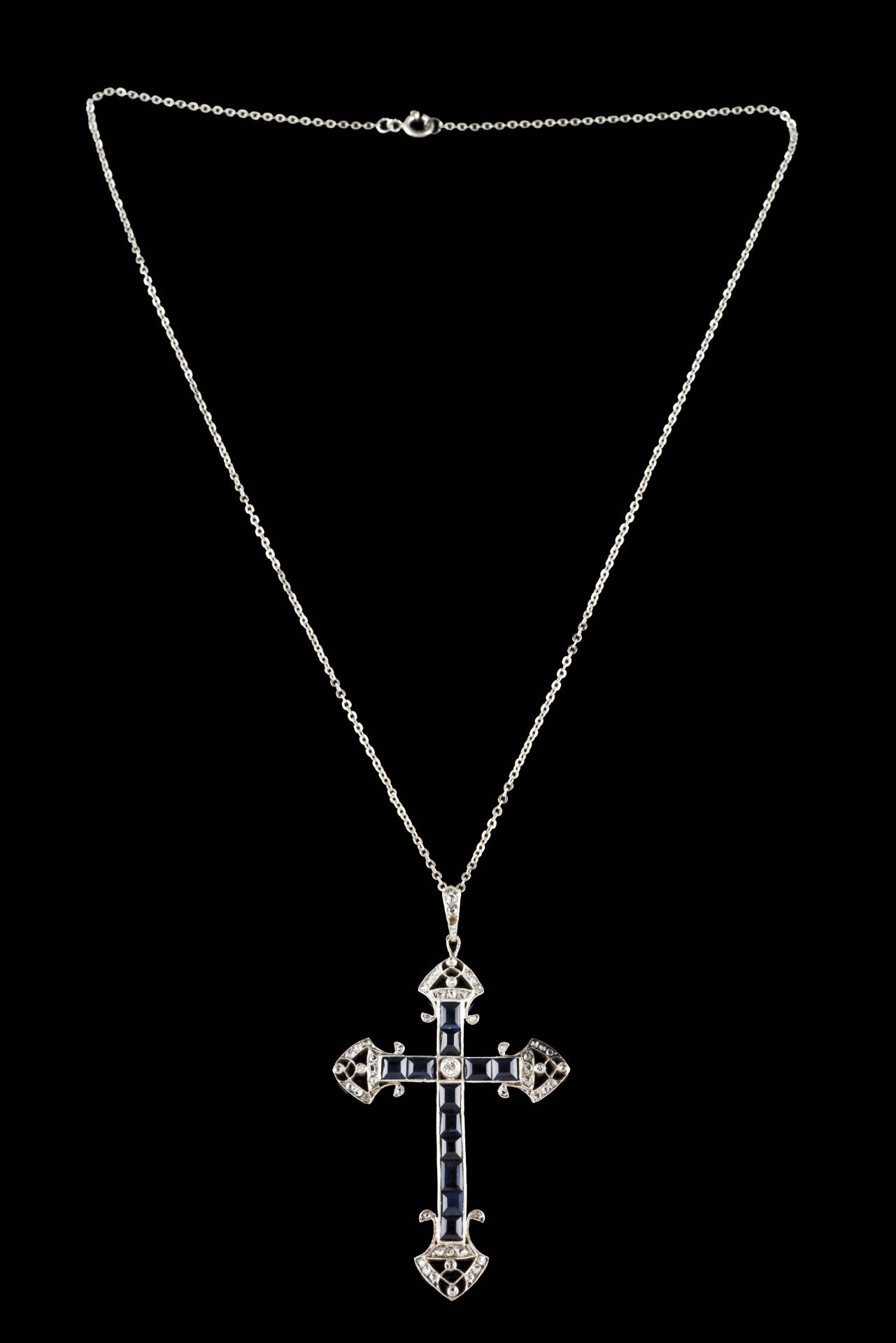 A chain with cross